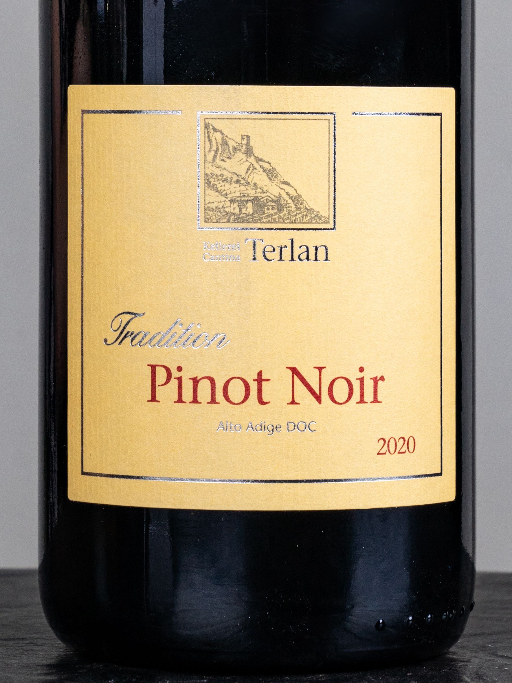 Вино Cantina Terlano Pinot Noir Alto Adige купить в ресторане Остерия - лучшая цена Вино Cantina Terlano Pinot Noir Alto Adige / Кантина Терлано Пино Нуар Альто Адидже