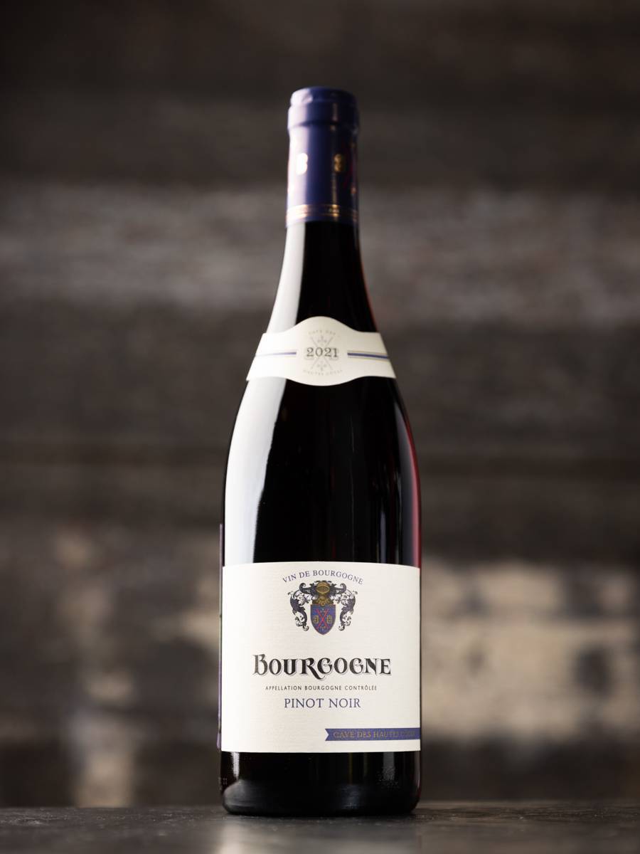 Вино Bourgogne Pinot Noir Cave des Hautes Cotes купить в винном ресторане Остерия - лучшая цена Вино Bourgogne Pinot Noir Cave des Hautes Cotes / Бургонь Пино Нуар Кав де От Кот