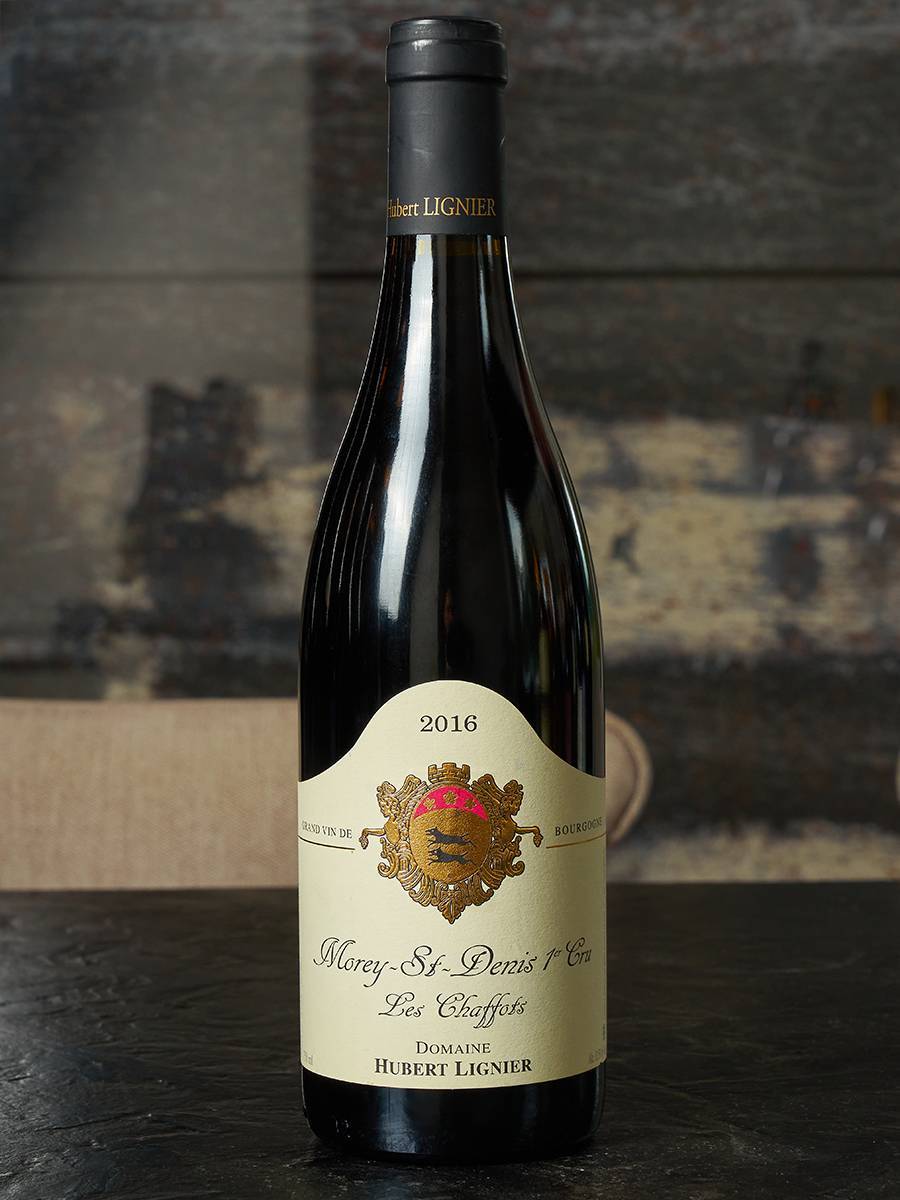 Вино Morey-Saint-Denis Premier Cru Hubert Lignier Les Chaffots купить в винном ресторане Остерия - лучшая цена Вино Morey-Saint-Denis Premier Cru Hubert Lignier Les Chaffots 2016 / Море-Сен-Дени Премье Крю Юбер Линье Ле Шафо