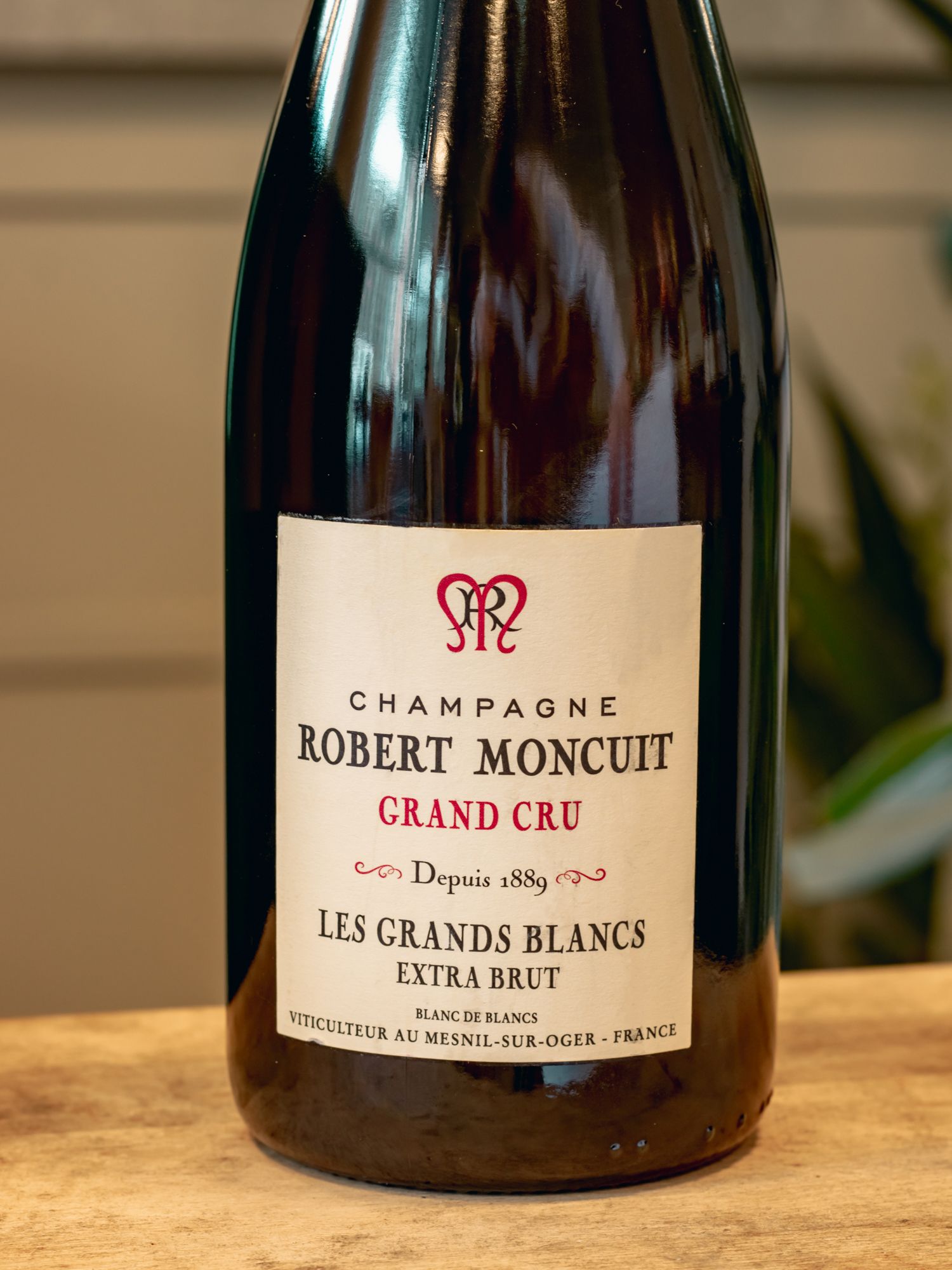 Этикетка Robert Moncuit Blanc de Blancs Grand Cru Extra Brut