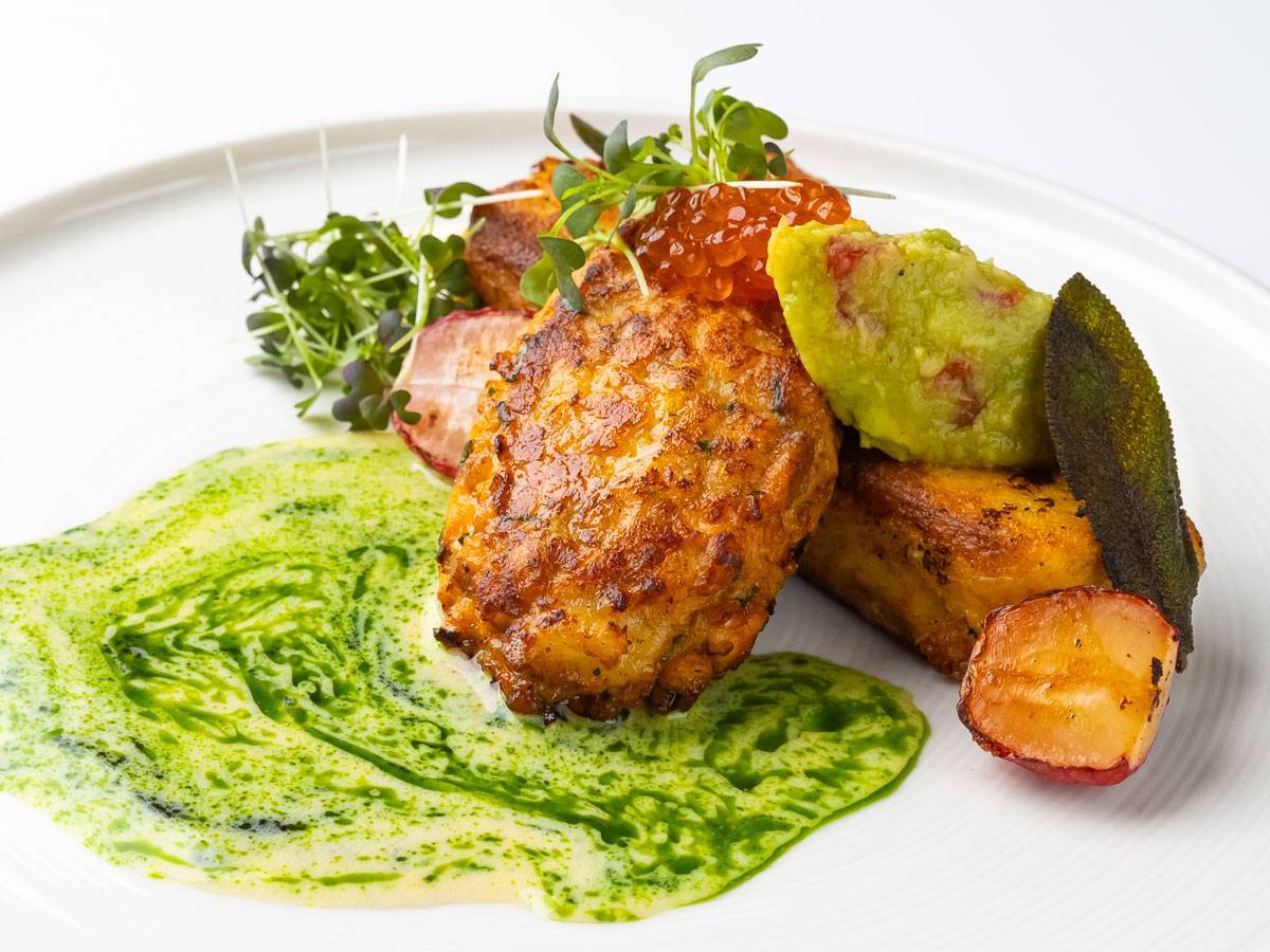 Котлета лосось-креветка с полентой 