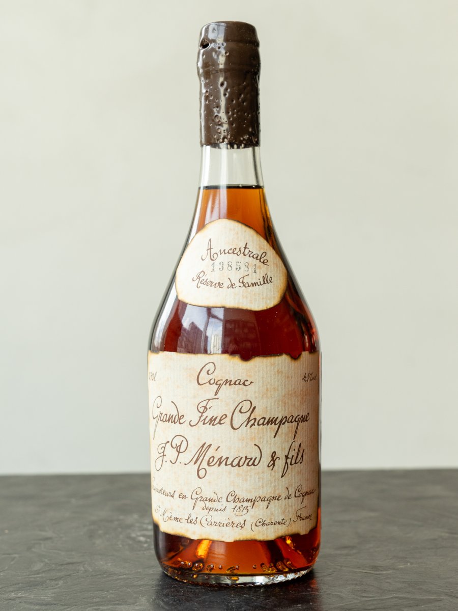 Коньяк Menard Grande Fine Champagne Ancestrale Reserve de Famille купить в винном ресторане Остерия Амичи - лучшая цена Коньяк Menard Grande Fine Champagne Ancestrale Reserve de Famille / Менар Ансестраль Резерв дё Фамий Гран Фин Шампань