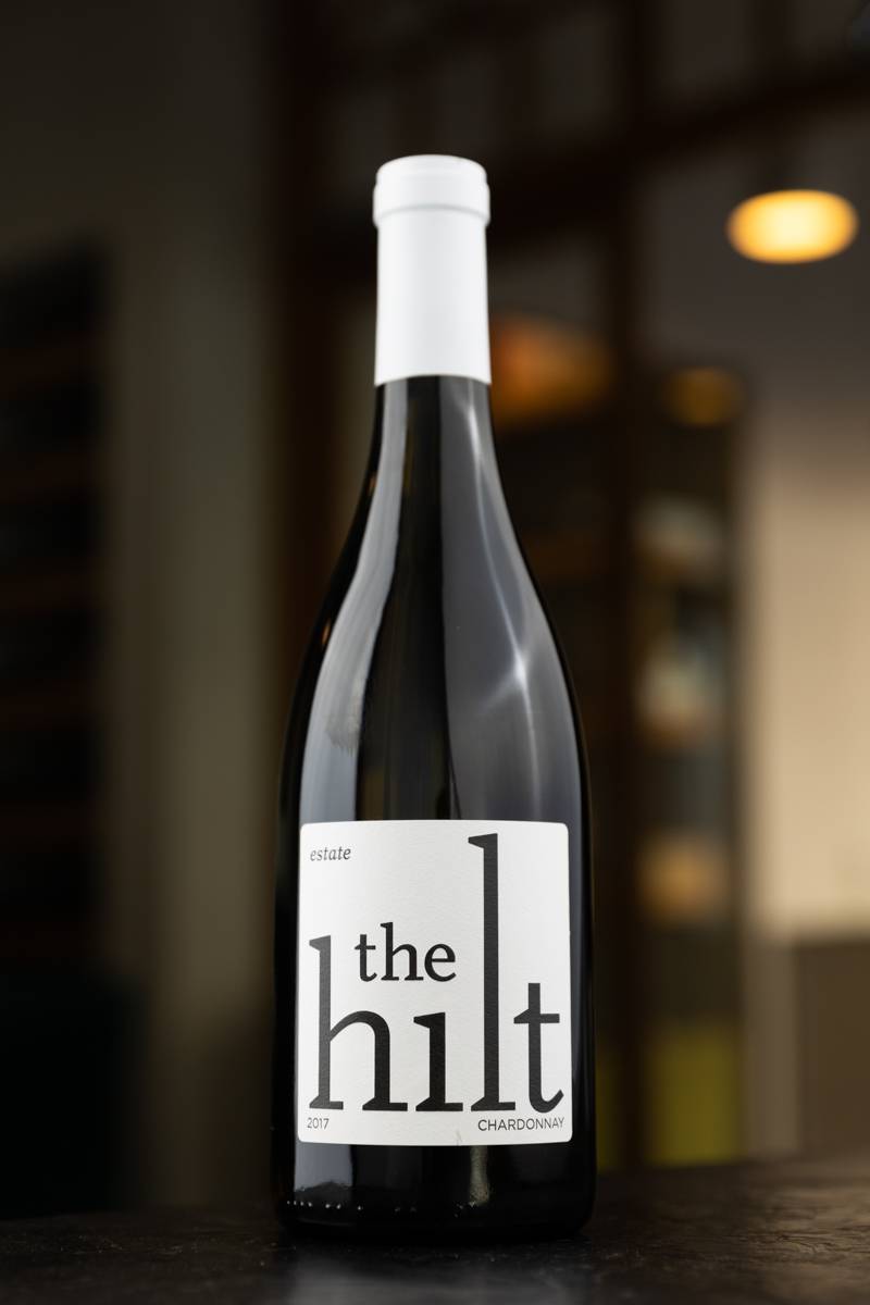 Вино Chardonnay The Hilt Estate 2017 купить в винном ресторане Остерия - лучшая цена Вино Chardonnay The Hilt Estate 2017 / Шардоне Хилт Истэйт