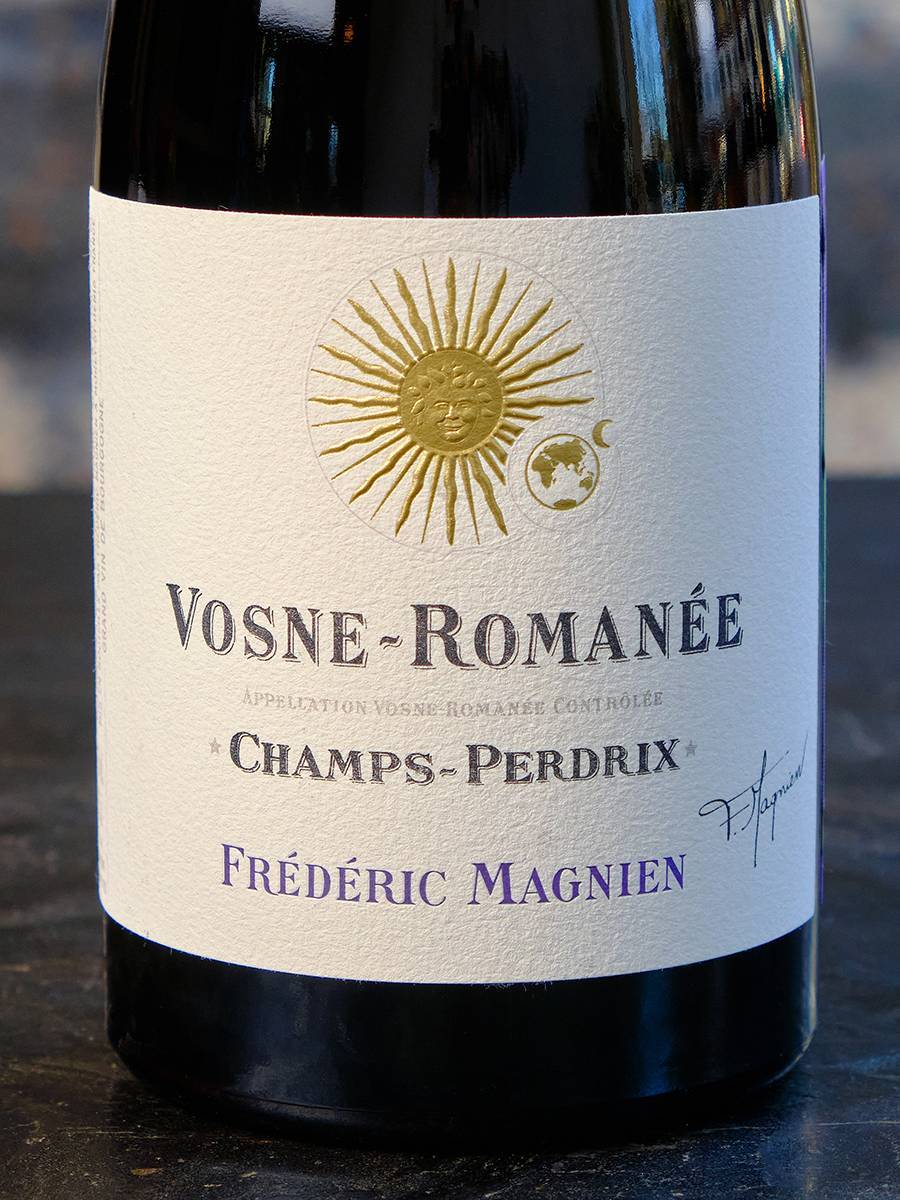 Вино Frederic Magnien Vosne-Romanee Champs Perdrix 2019 / Фредерик Маньен Вон-Романэ Шан-Пердри