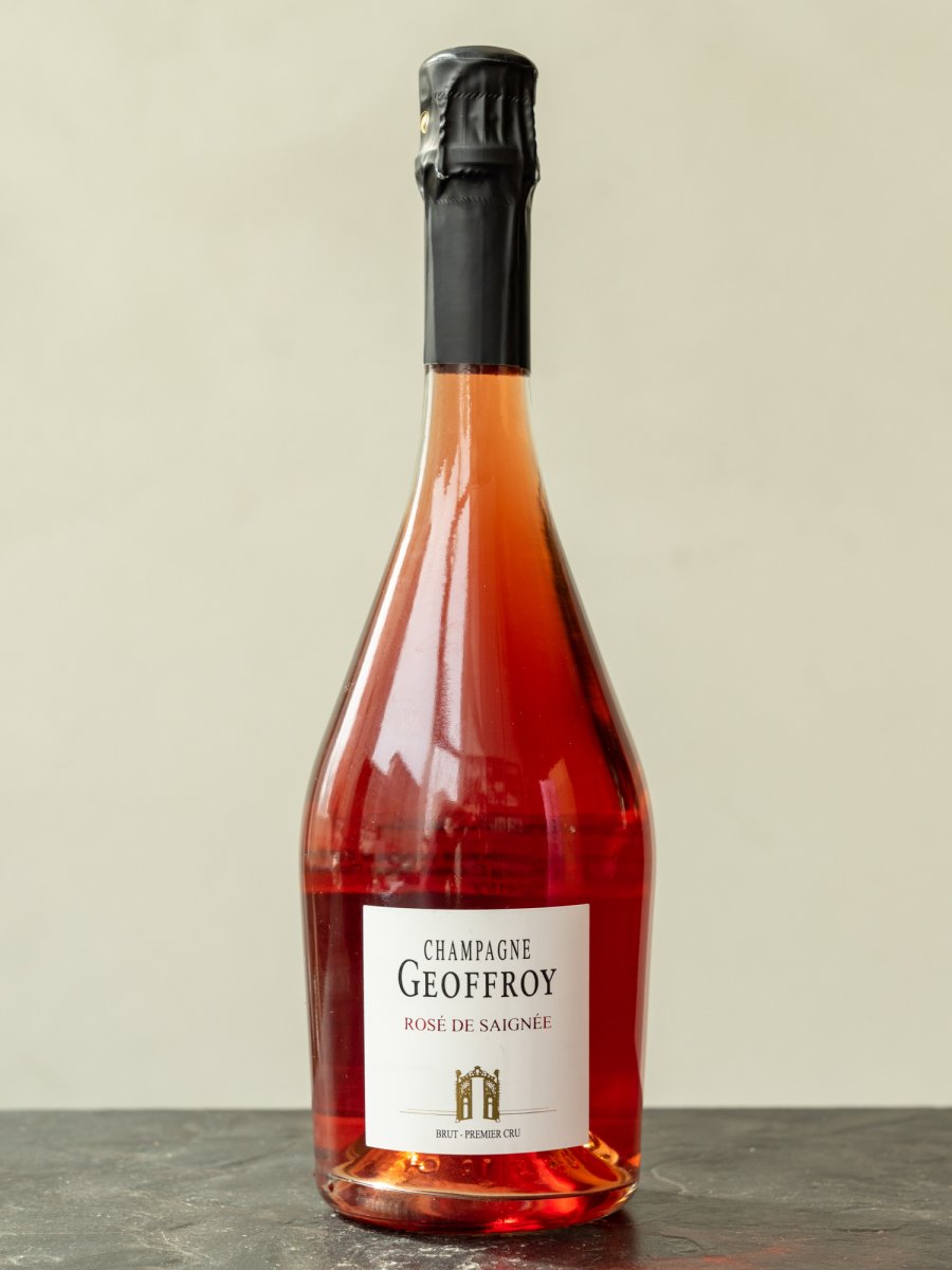 Шампанское Champagne Geoffroy Rose de Saignee Brut Premier Cru купить в винном ресторане Остерия - лучшая цена Шампанское Champagne Geoffroy Rose de Saignee Brut Premier Cru / Шампань Жофруа Розе де Сенье Брют Премье Крю