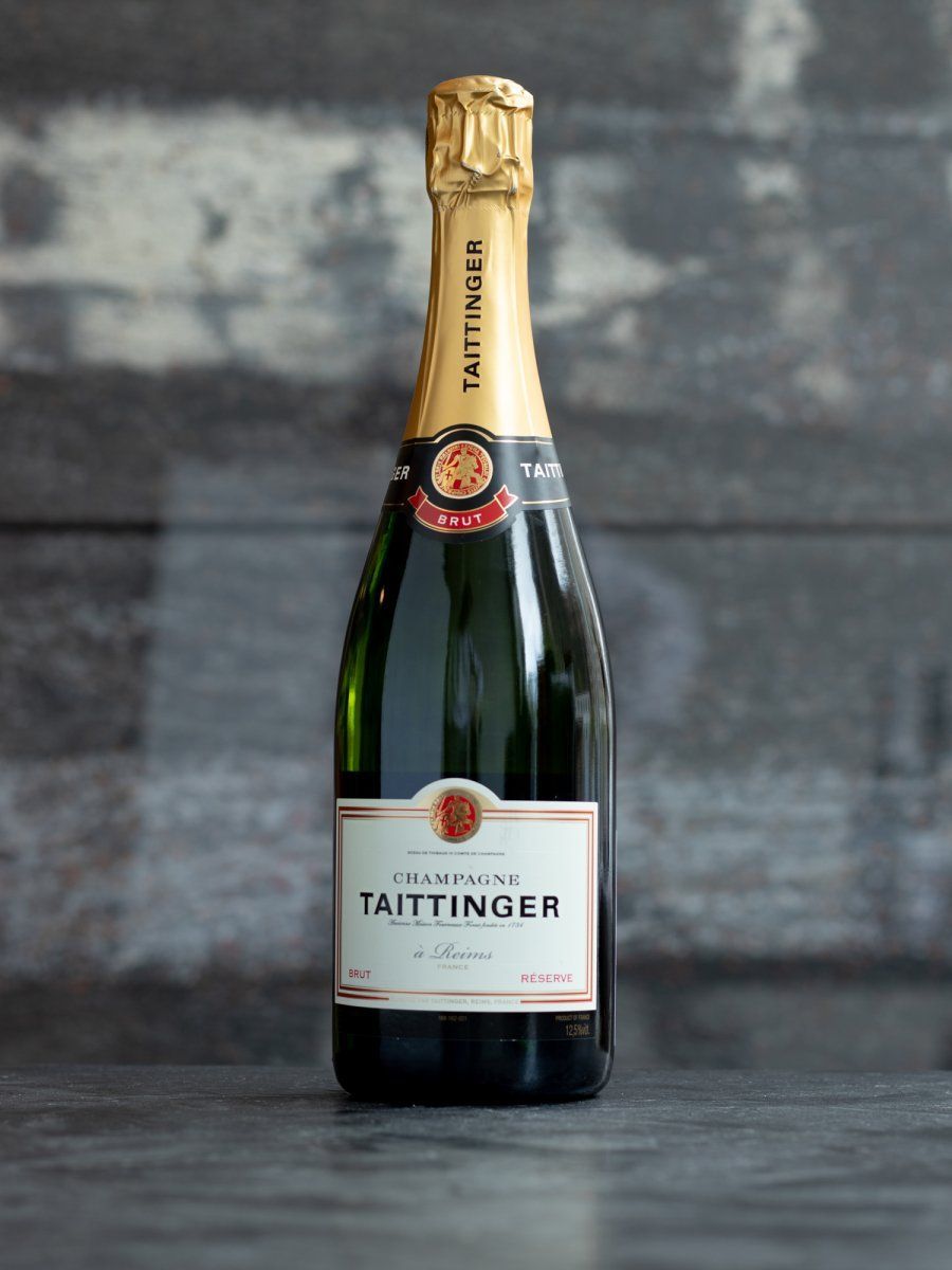 Купить шампанское Taittinger Brut Reserve - лучшая цена и выбор в Остерия Амичи Шампанское Taittinger Brut Reserve / Тэтенжэ Брют Резерв