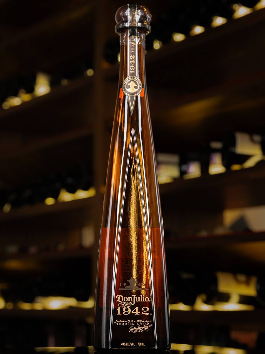 Купить текилу Don Julio 1942 750 ml в ресторане Остерия лучшая цена Текила Don Julio 1942 750 ml / Дон Хулио 1942 0.75 л