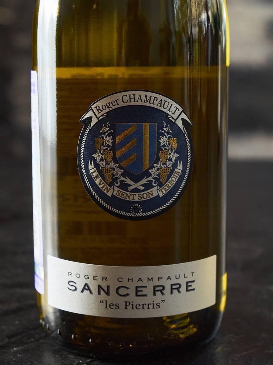 Вино Roger Champault Sancerre Les Pierris Blanc AOC 375 ml купить в винном ресторане Остерия - лучшая цена Вино Roger Champault Sancerre Les Pierris Blanc AOC 375 ml / Сансер Ле Пьерри Рожер Шампо