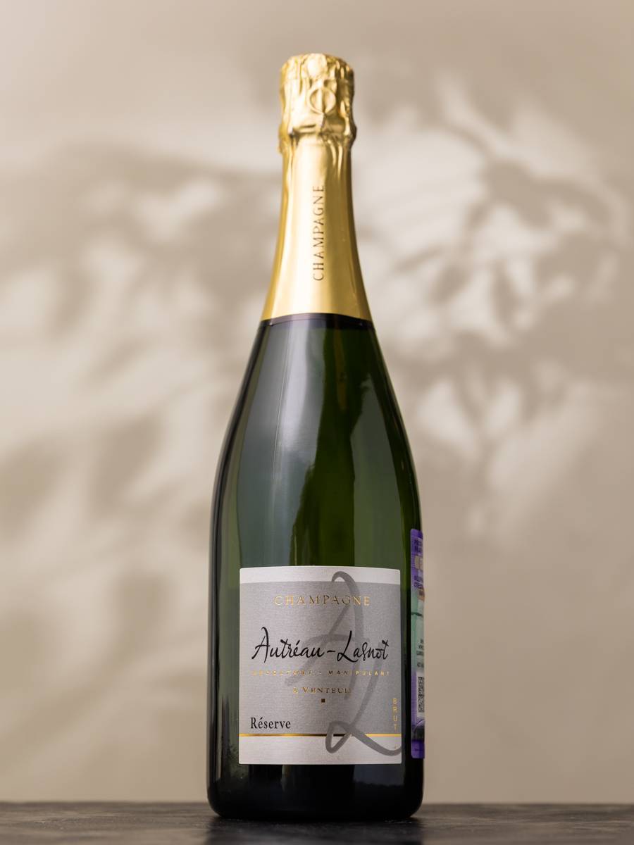 Шампанское Utreau-Lasnot Reserve Brut купить в винном ресторане Остерия - лучшая цена Шампанское Utreau-Lasnot Reserve Brut / Утрео-Ласно Резерв Брют