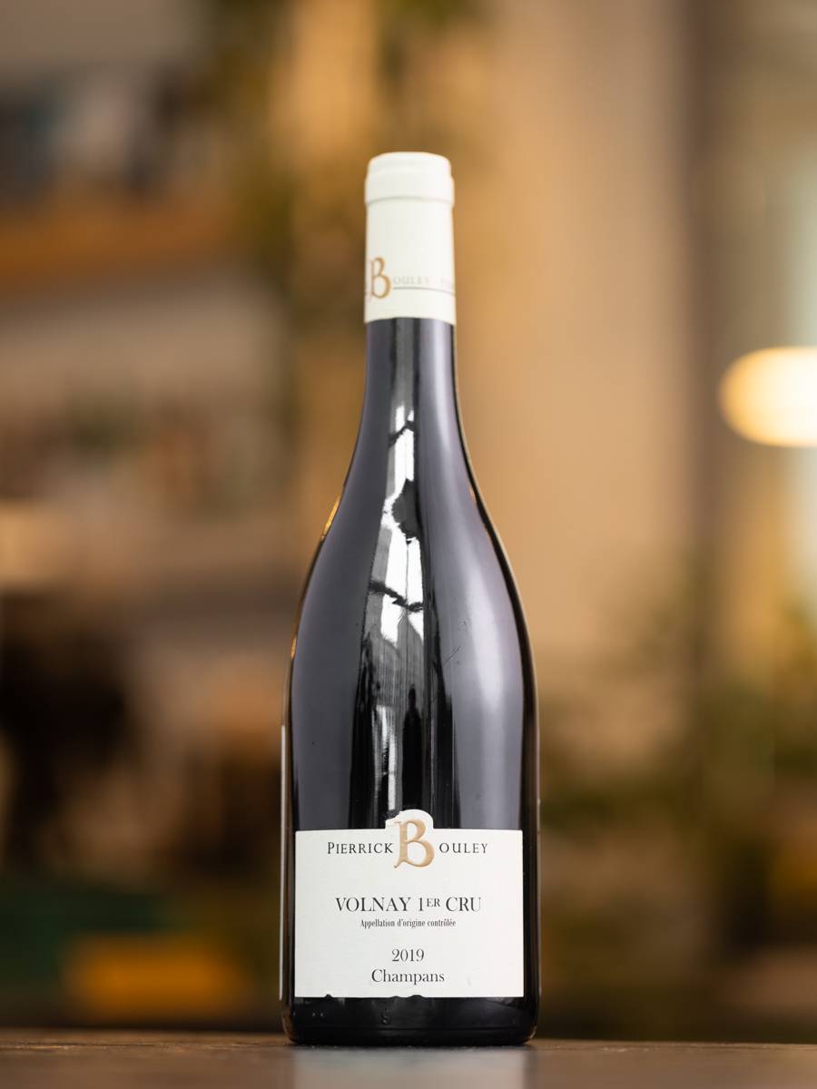 Вино Volnay Premier Cru Champans Pierrick Bouley 2019 купить в винном ресторане Остерия - лучшая цена Вино Volnay Premier Cru Champans Pierrick Bouley 2019 / Вольне Премье Крю Шампан Шен Пьеррик Були