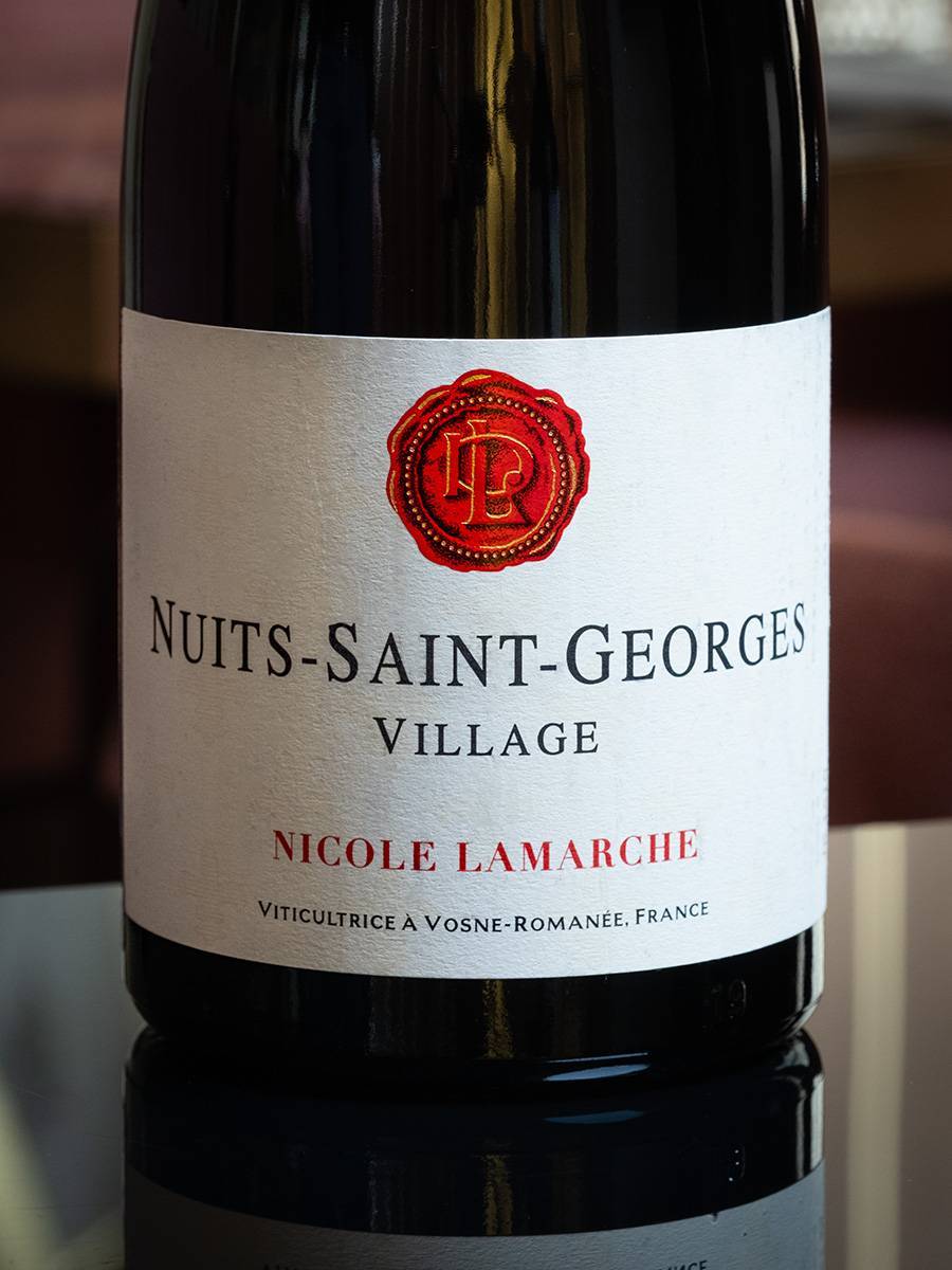 Купит вино Nicole Lamarche Nuits-Saint-Georges Village в винном ресторане Остерия - лучшая цена Вино Nicole Lamarche Nuits-Saint-Georges Village / Нюи-Сен-Жорж Вилляж Николь Ламарш