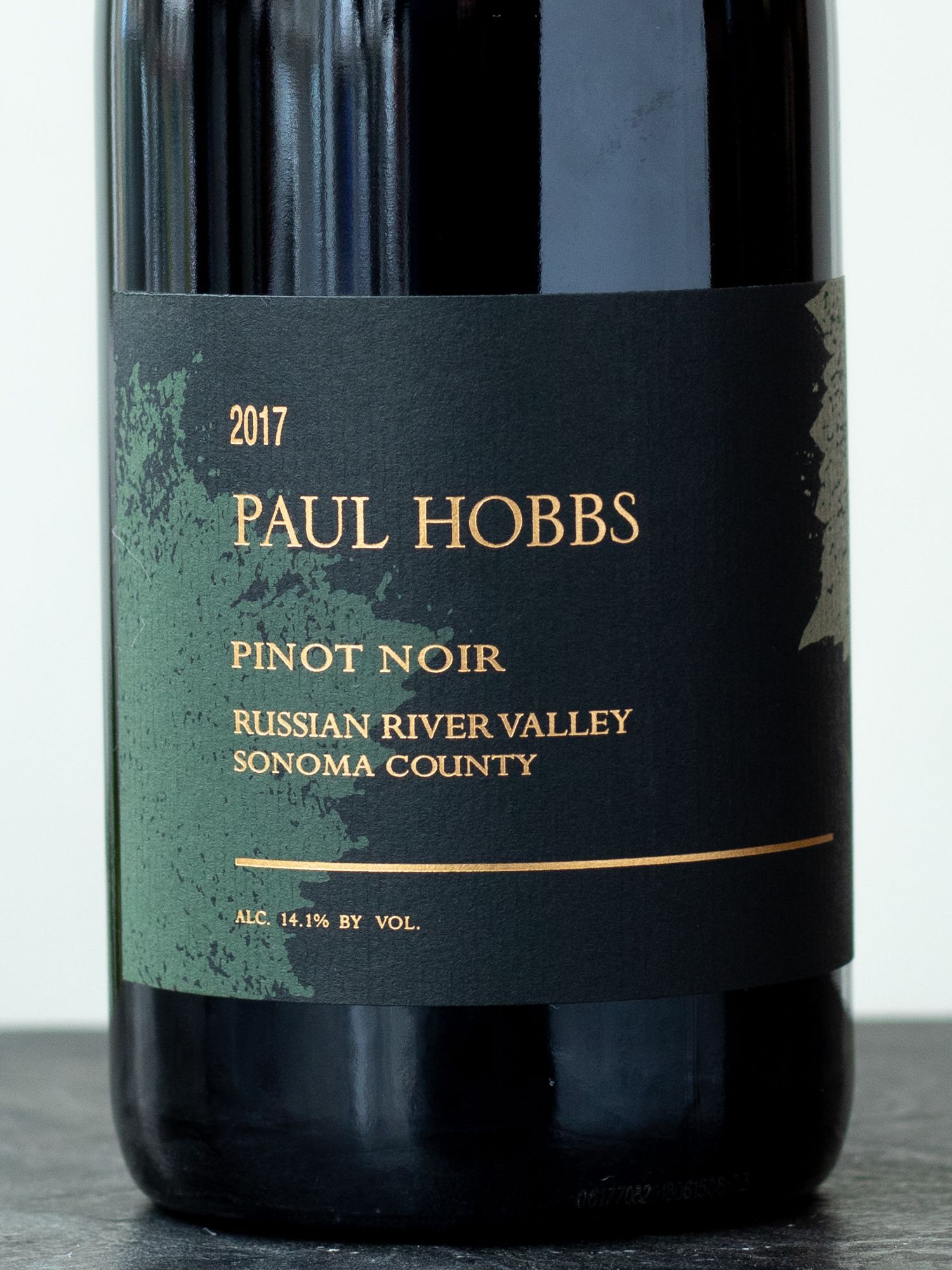 Купить американской вино Paul Hobbs Pinot Noir в винном ресторане Osteria Amici Мосфильмовская 88 Вино Paul Hobbs Pinot Noir / Пол Хоббс Пино Нуар