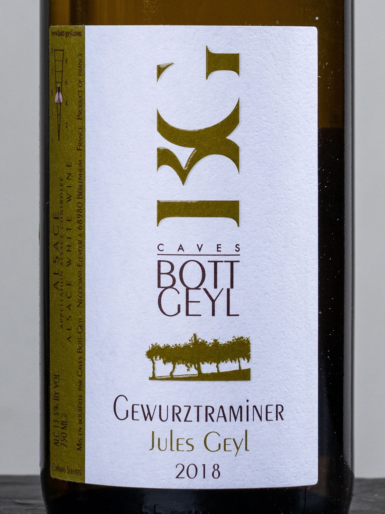 Вино Gewurztraminer Cuvee Jules Geyl Alsace купить в ресторане Остерия - лучшая цена Вино Gewurztraminer Cuvee Jules Geyl Alsace / Домен Ботт-Гейл Гевюрцтраминер Кюве Жюль Гейл