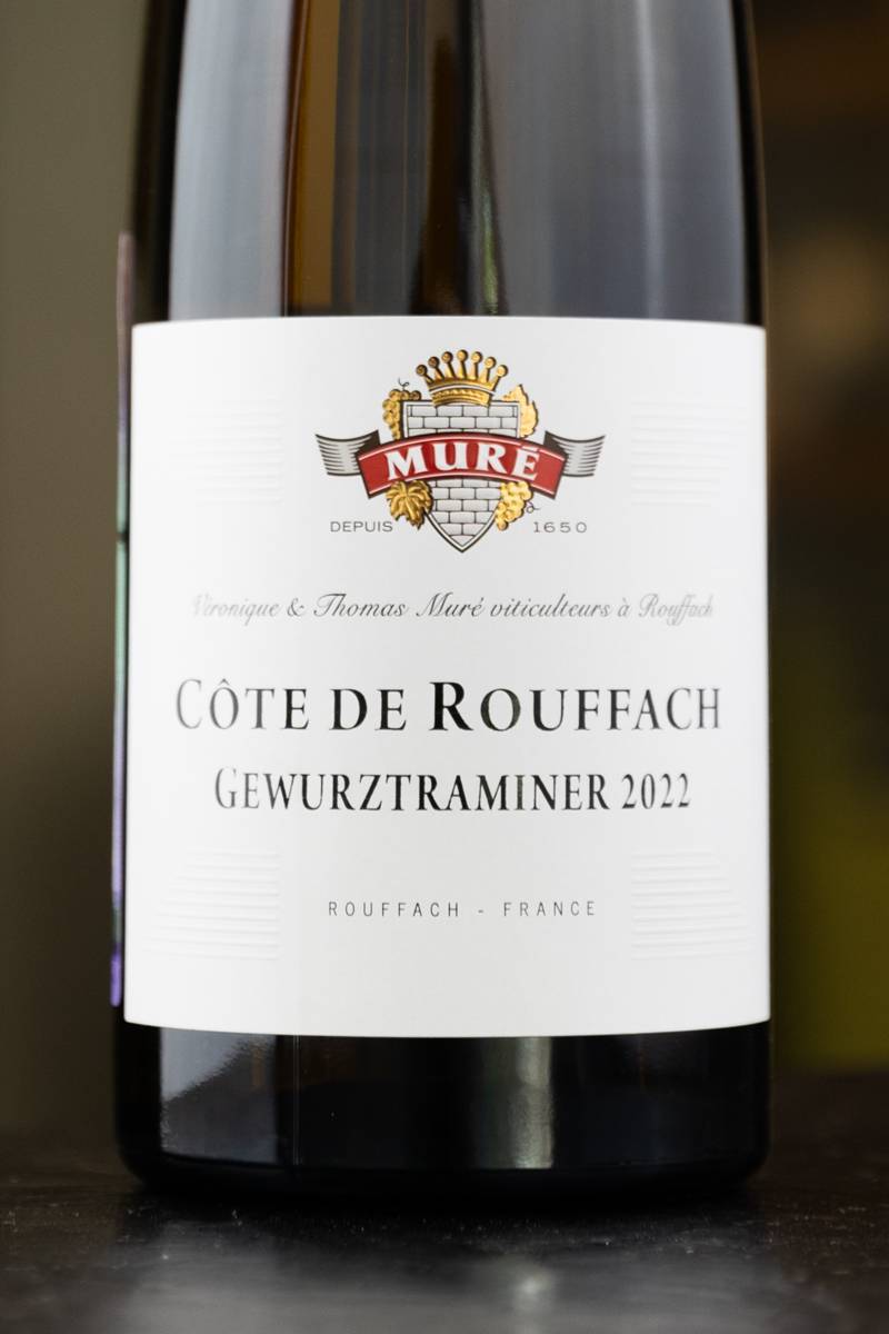Вино Gewurztraminer Cote de Rouffach Mure 2022 купить в винном ресторане Остерия - лучшая цена Вино Gewurztraminer Cote de Rouffach Mure / Гевюрцтраминер Кот де Руффах Мюре