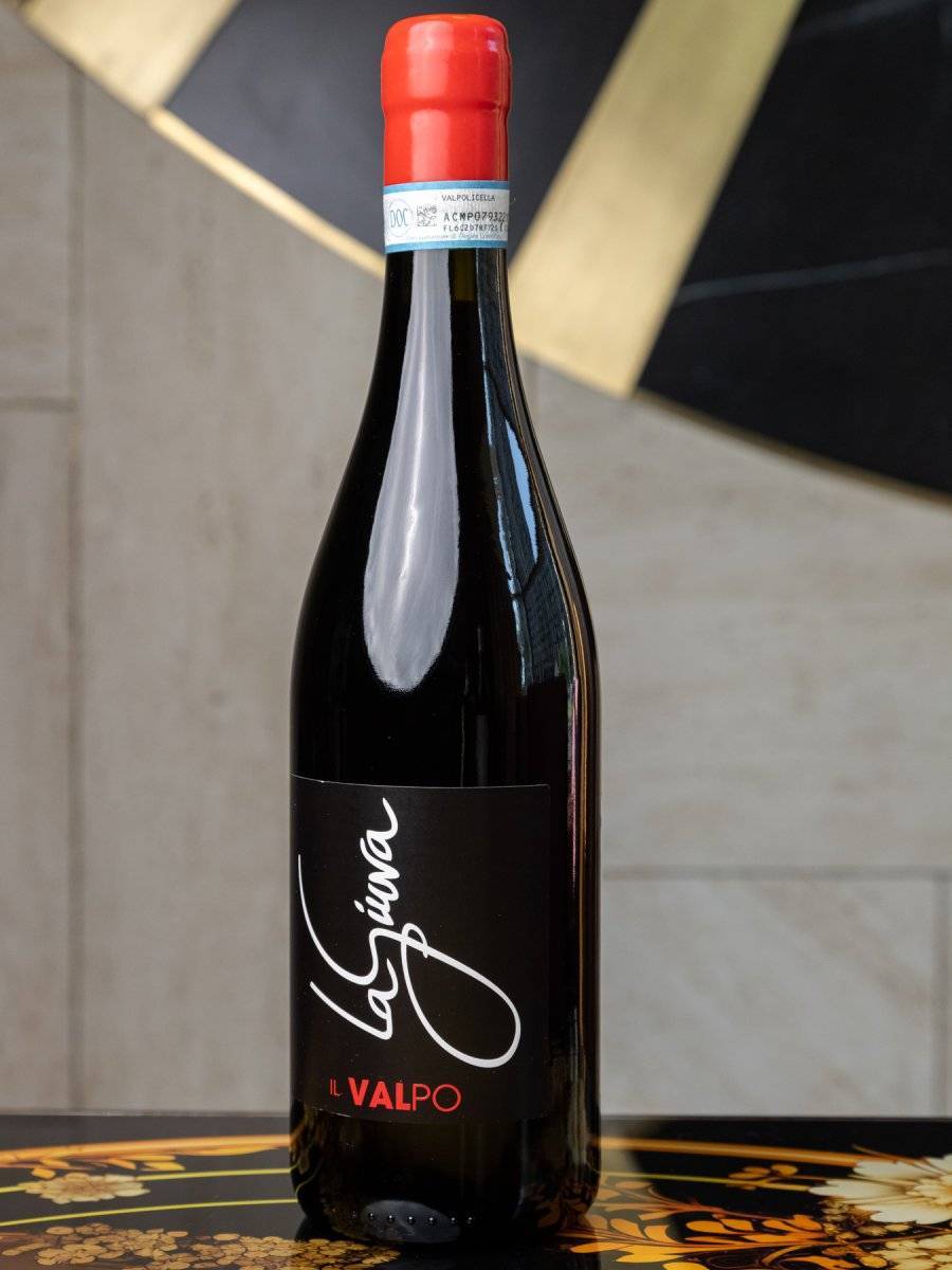 Вино La Giuva Il Valpo Valpolicella купить в винном ресторане Остерия - лучшая цена Вино La Giuva Il Valpo Valpolicella / Вальполичелла Иль Вальпо Ла Джува