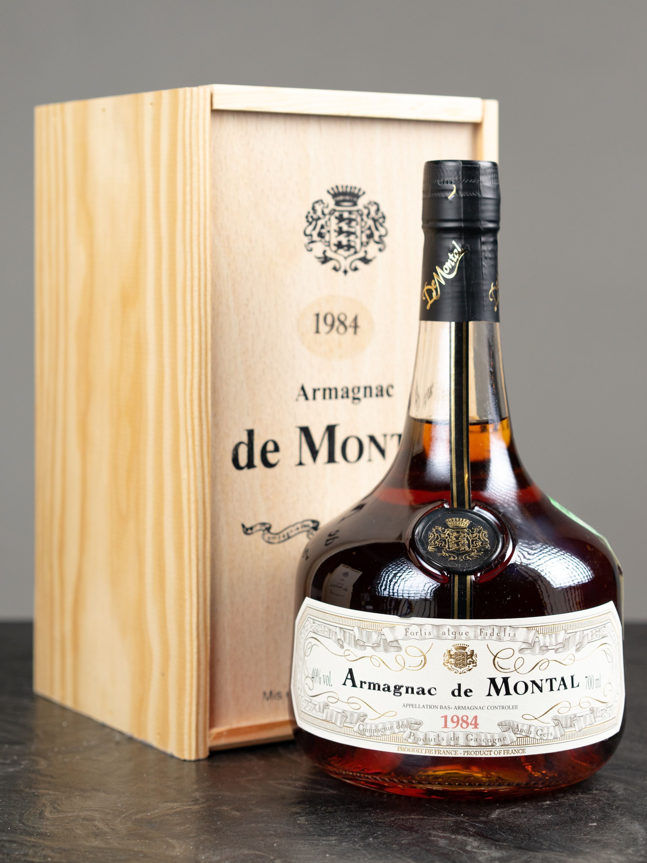 Арманьяк Armagnac de Montal 1984 купить в ресторане Остерия - лучшая цена Арманьяк Armagnac de Montal 1984 / Арманьяк де Монталь 1984