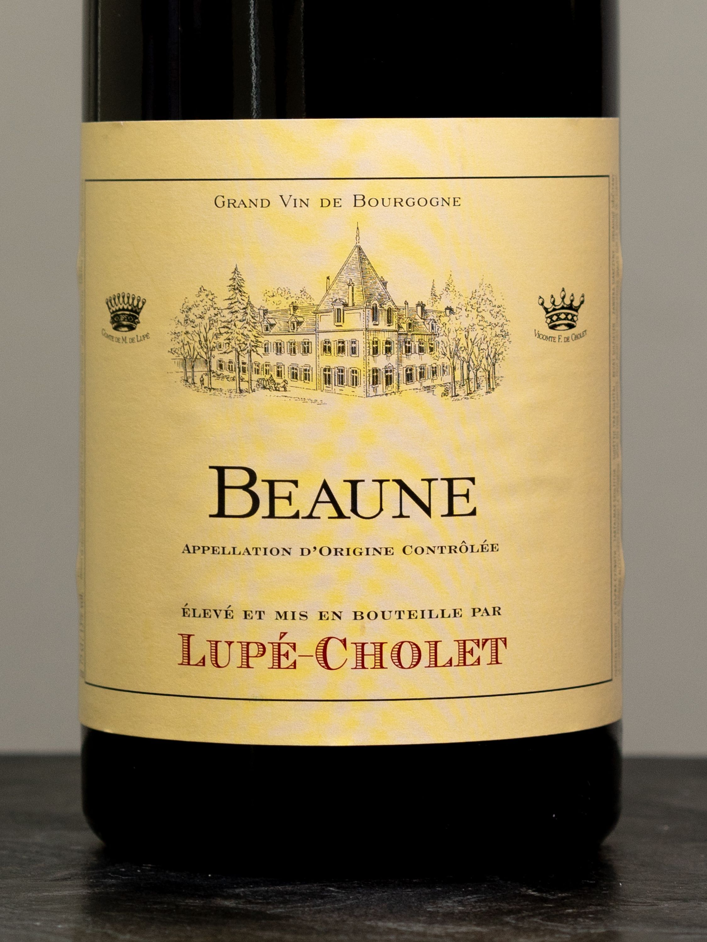 Купить вино Lupe-Cholet Beaune в винном ресторане Остерия цена Вино Lupe-Cholet Beaune / Люпе Шоле Бон