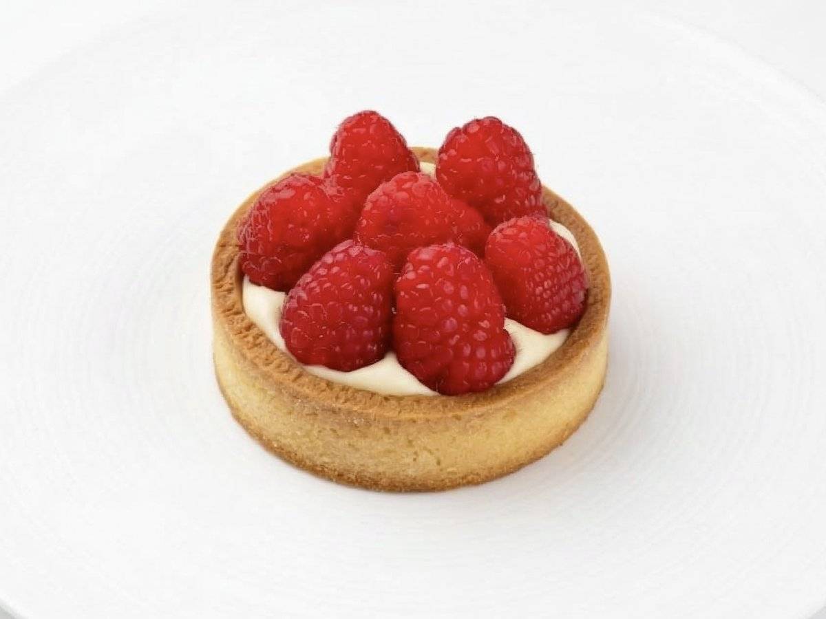 Тарталетка с малиной