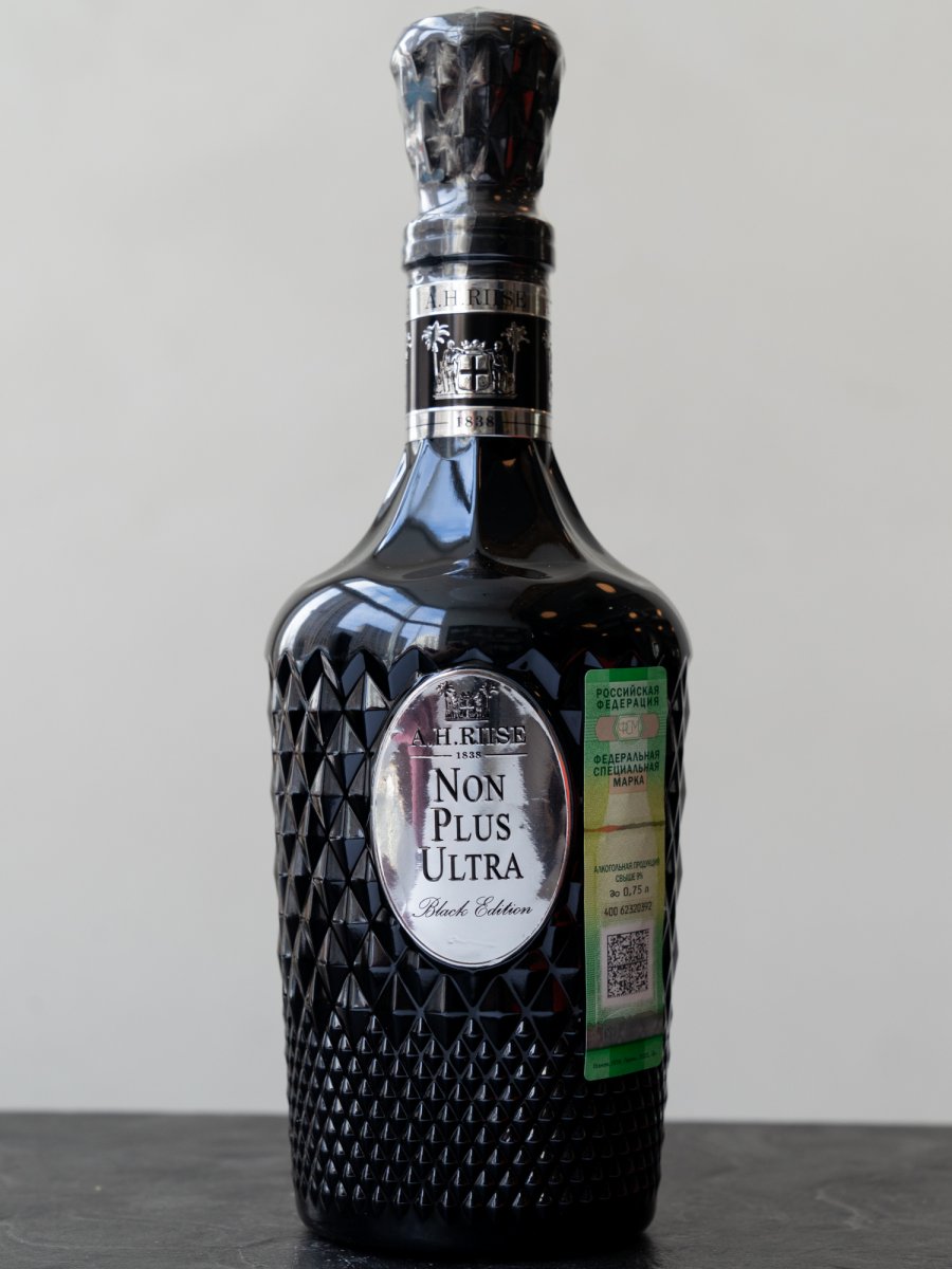 Ром A.H. Riise Non Plus Ultra Black Edition купить в ресторане Остерия - лучшая цена Ром A.H. Riise Non Plus Ultra Black Edition / А.Х. Рииз Нон Плюс Ультра Блек Эдишн