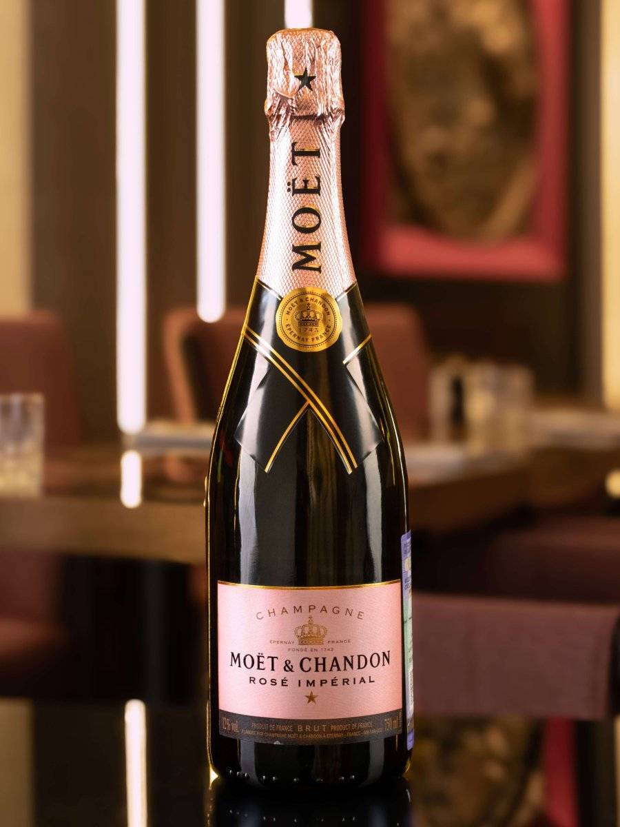 Шампанское Moet & Chandon Rose Imperial купить в винном ресторане Остерия - лучшая цена Шампанское Moet & Chandon Rose Imperial / Моэт и Шандон Розе Империал