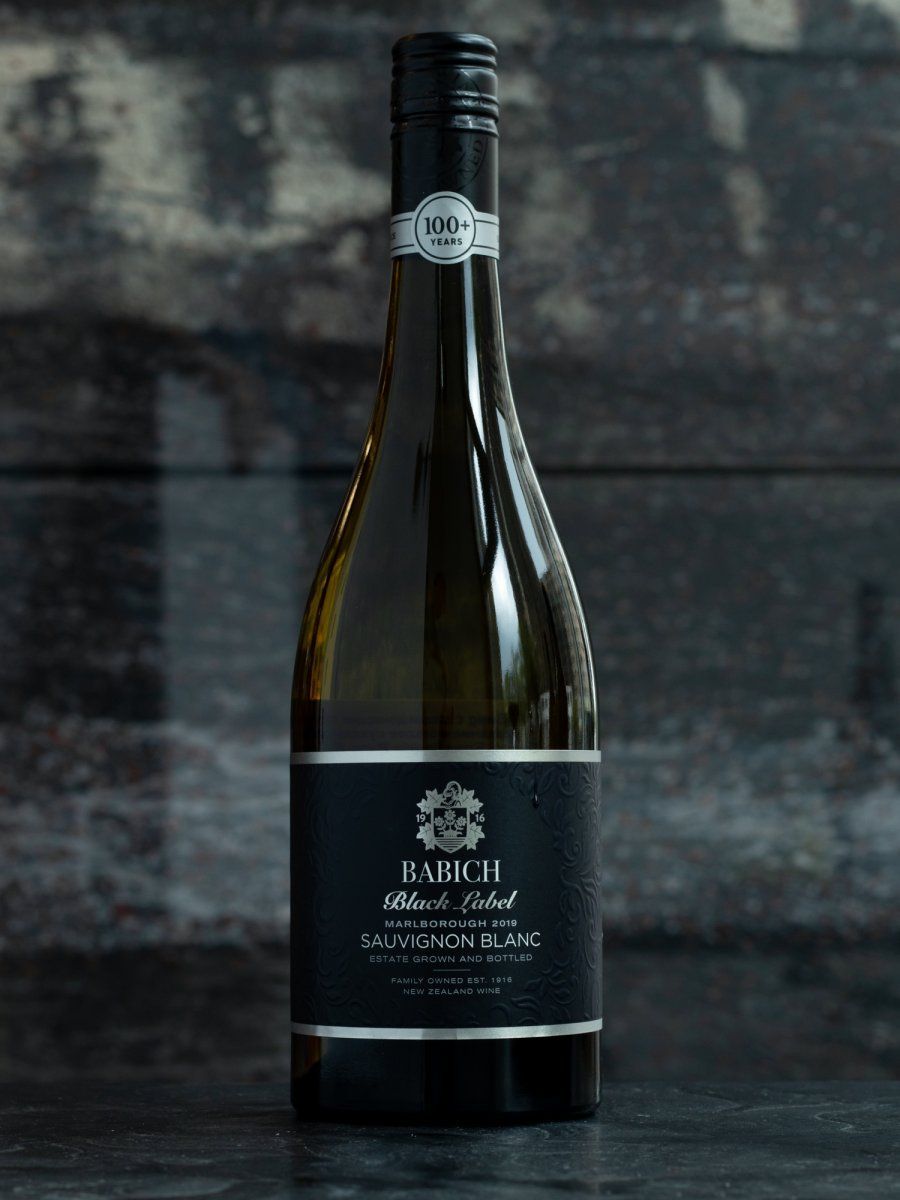 Купить вино Babich Wines Black Label Sauvignon Blanc Marlborough в ресторане Остерия Амичи цена Вино Babich Wines Black Label Sauvignon Blanc Marlborough / Бабич Блэк Лейбл Мальборо
