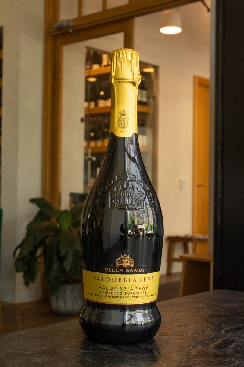 Игристое вино Villa Sandi Valdobbiadene Prosecco Superiore DOCG Extra Dry купить в винном ресторане Остерия - лучшая цена Игристое вино Villa Sandi Valdobbiadene Prosecco Superiore DOCG Extra Dry / Вилла Санди Вальдоббьядене Просекко Супериор ДОКГ Экстра Драй