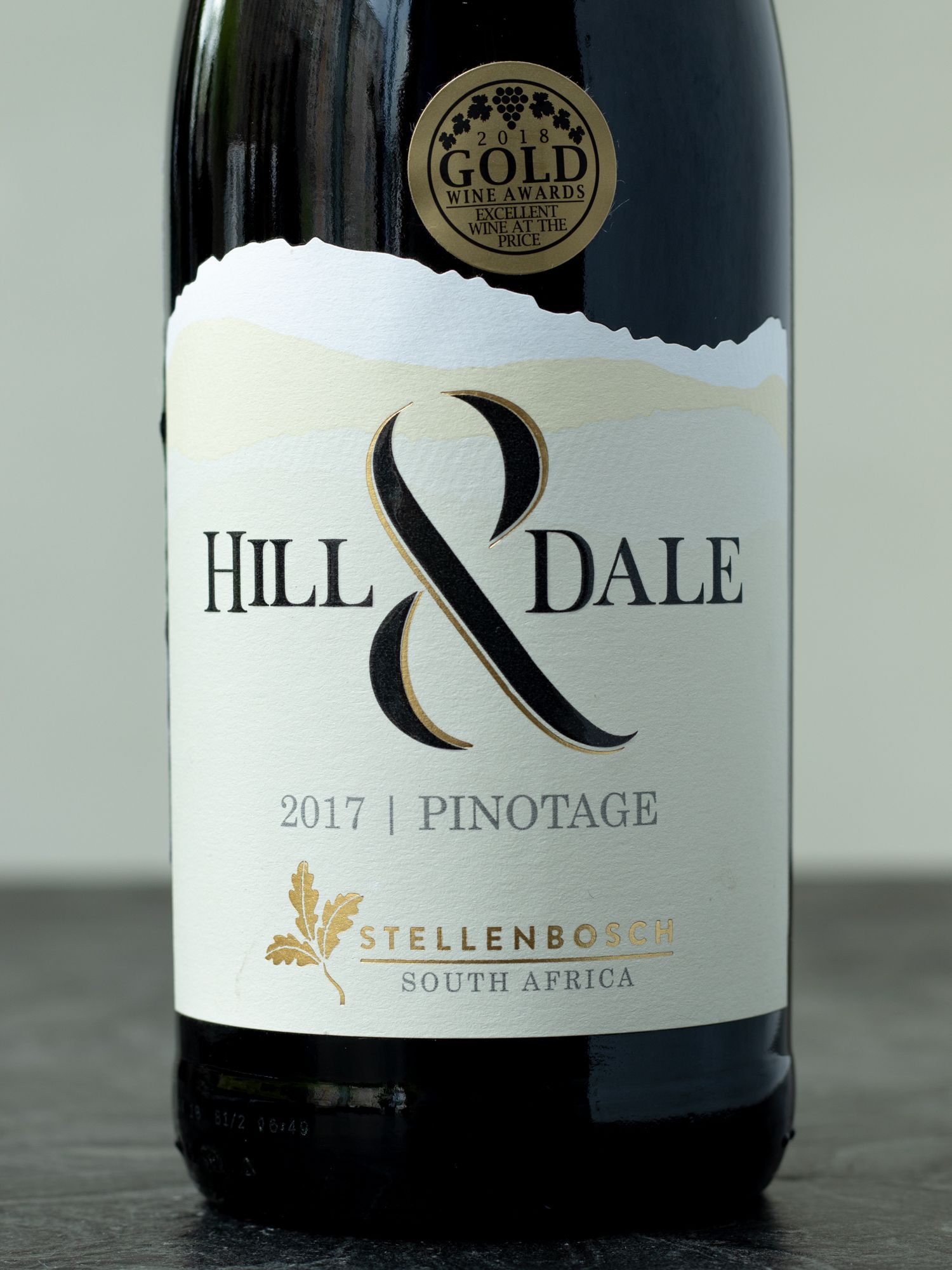 Вино Hill&Dale Pinotage / Хилл энд Дейл Пинотаж