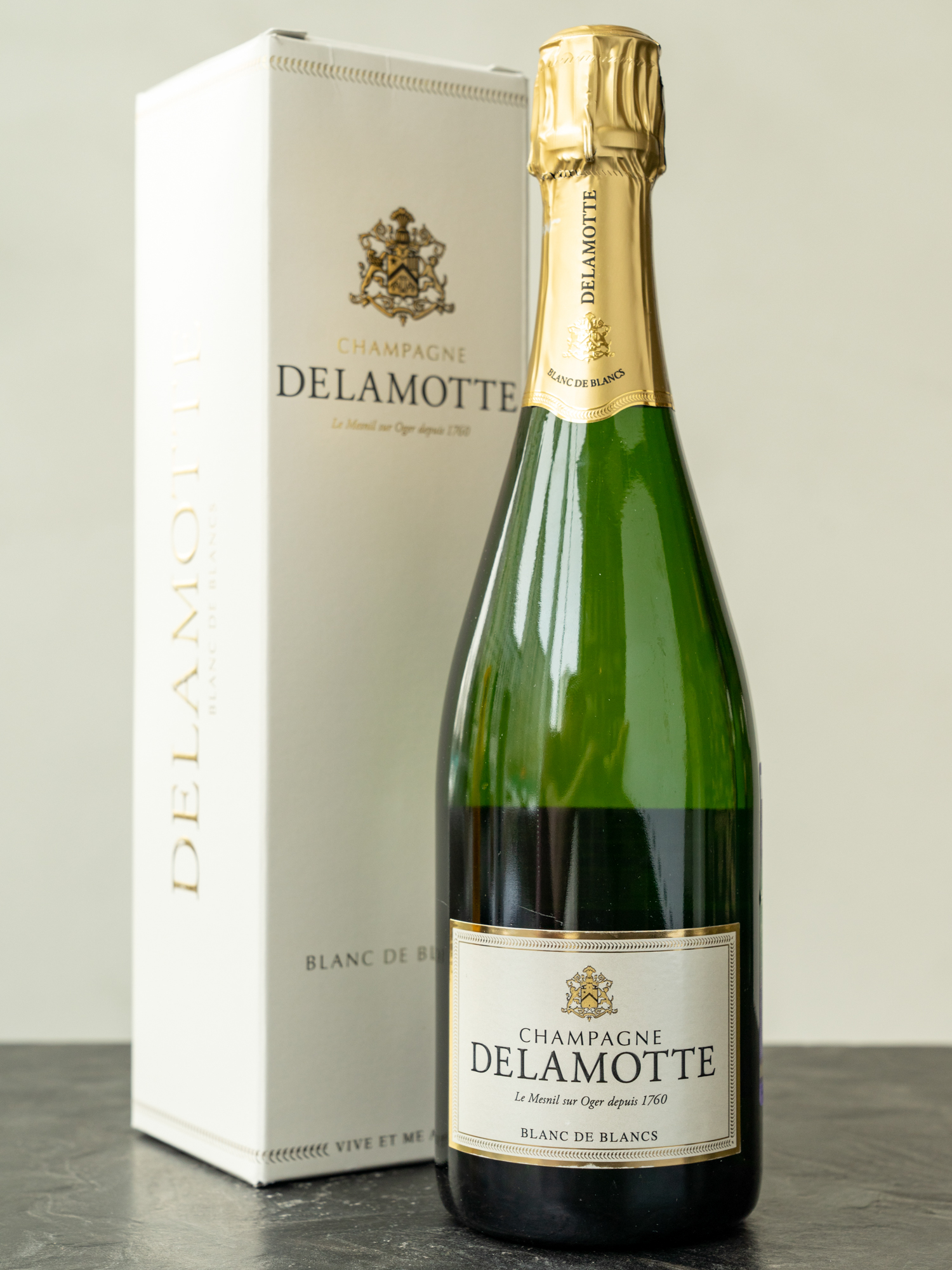 Шампанское Delamotte Brut Blanc de Blancs купить в винном ресторане Остерия - лучшая цена Шампанское Delamotte Brut Blanc de Blancs / Деламотт Шампань Блан де Блан