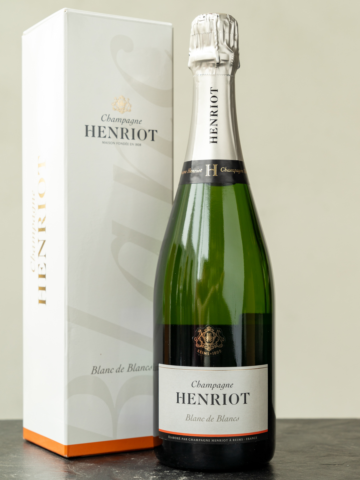 Шампанское Henriot Brut Blanc de Blancs купить в винном ресторане Остерия - лучшая цена Шампанское Henriot Brut Blanc de Blancs / Энрио Блан де Блан
