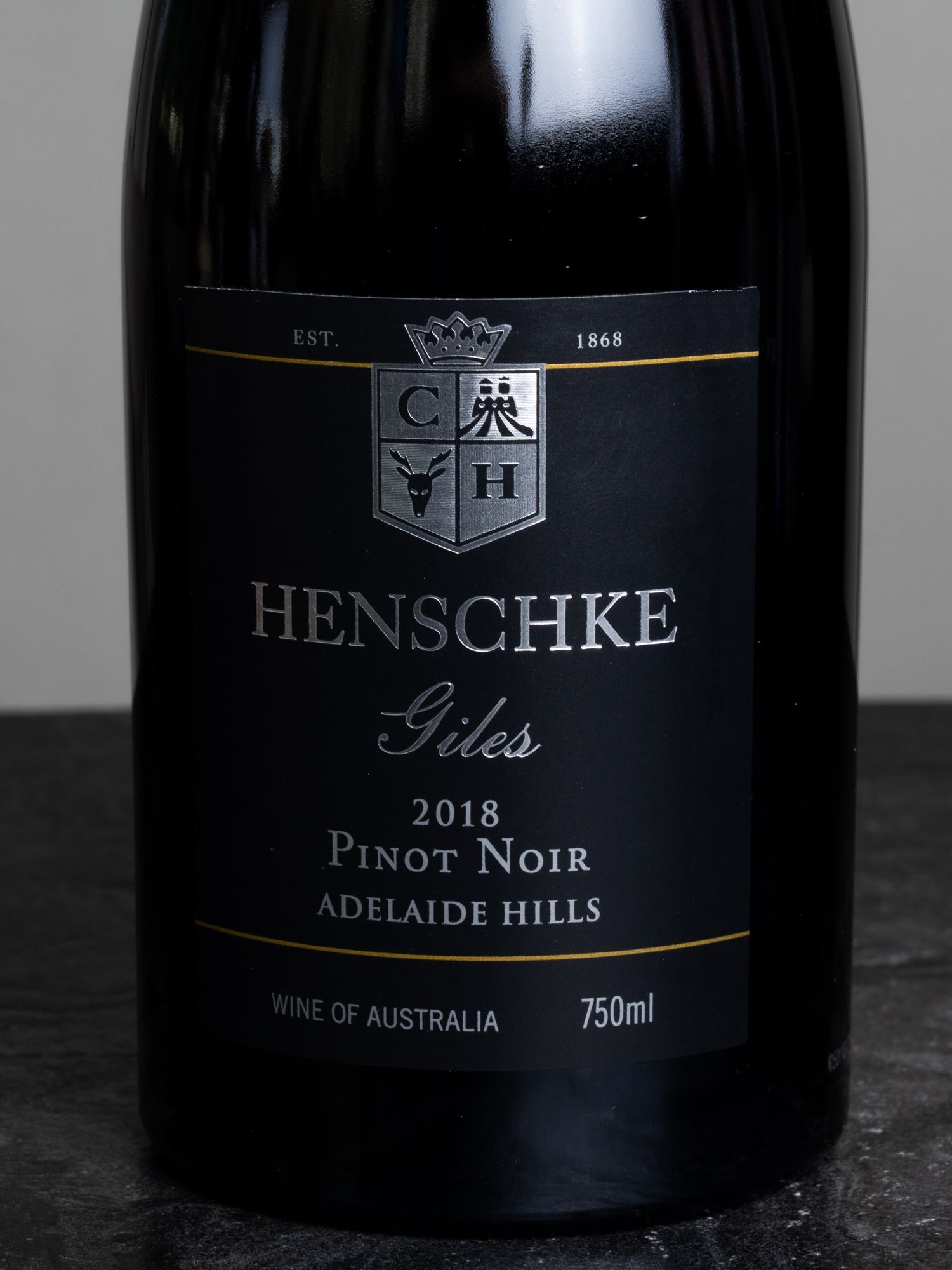 Купить вино Henschke Giles Pinot Noir в винном ресторане Остерия цена Вино Henschke Giles Pinot Noir / Хеншке Джилс Пино Нуар