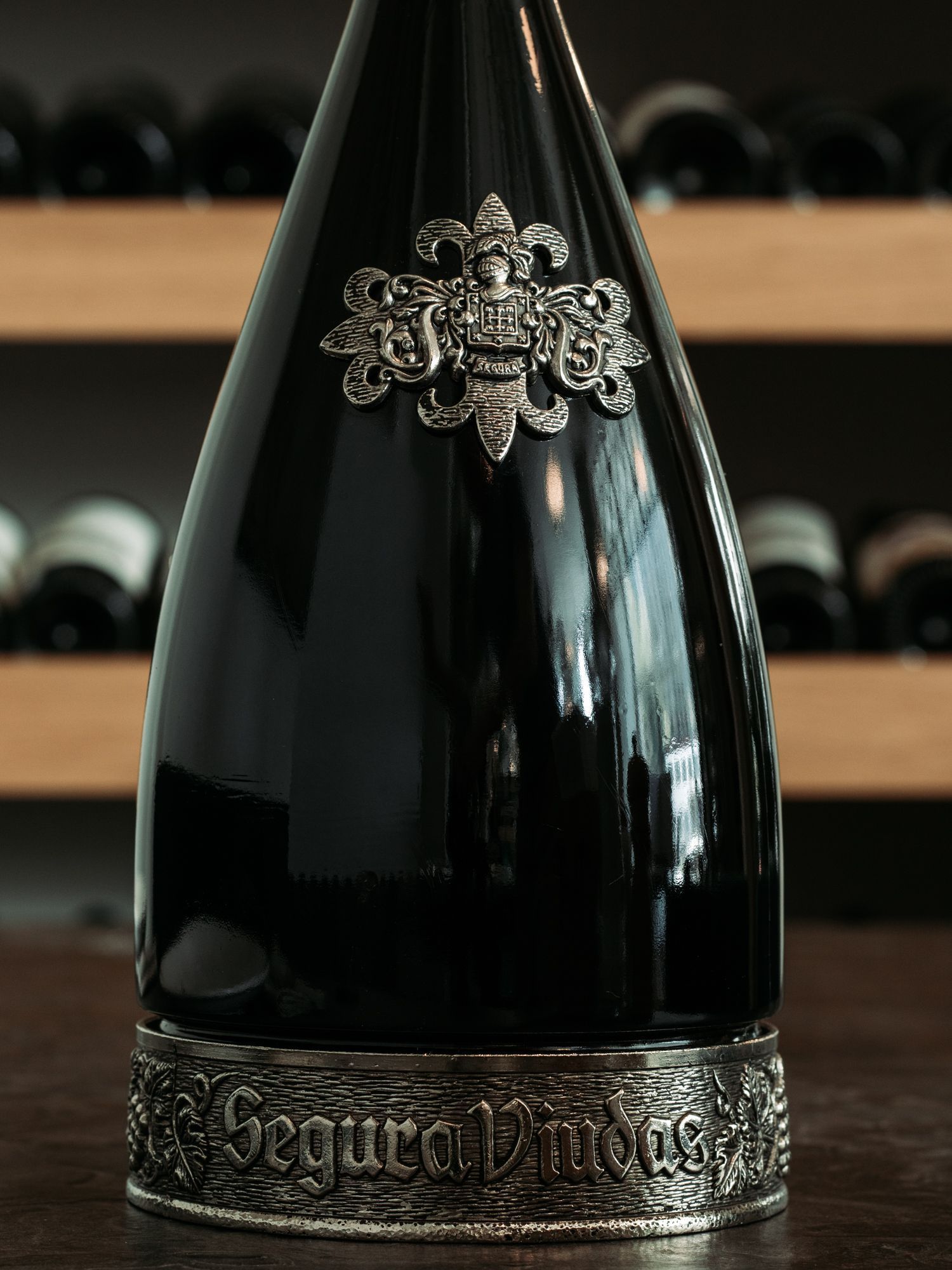 Купить игристое вино Segura Viudas Cava Brut Reserva Heredad- лучшая цена и выбор в Остерия Амичи Игристое вино Segura Viudas Cava Brut Reserva Heredad / Сегура Виудас Кава Брют Ресерва Эредад