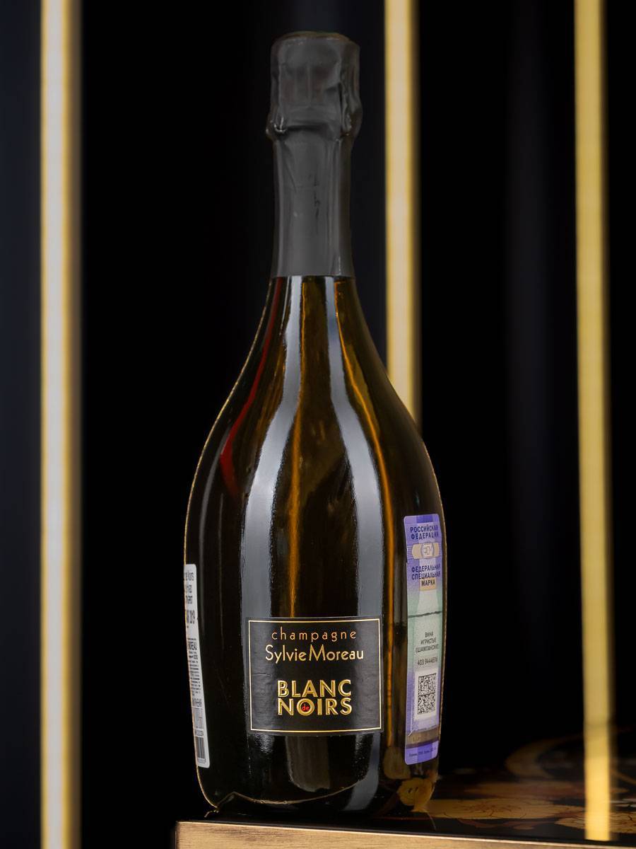 Шампанское Sylvie Moreau Blanc de Noirs 2019 / Сильви Моро Блан де Нуар