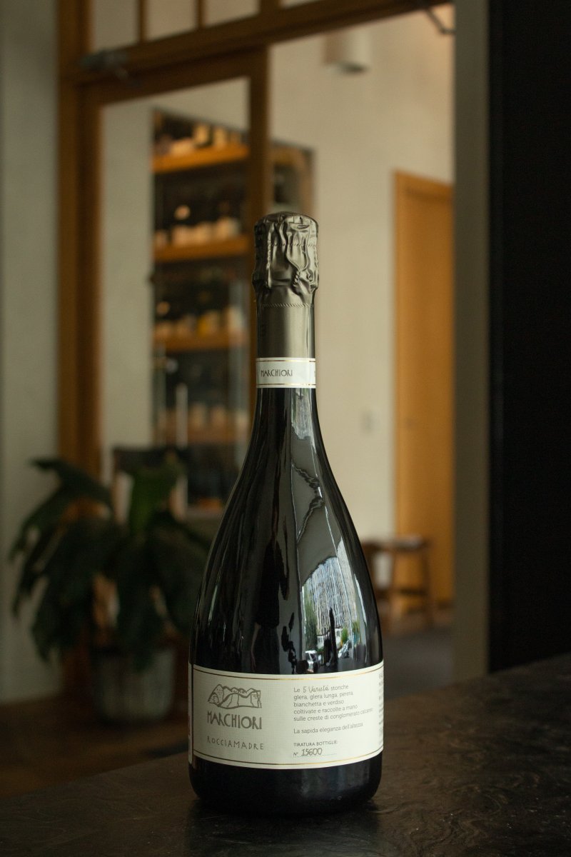 Игристое вино Marchiori Rocciamadre Valdobbiadene Prosecco Superiore Brut купить в винном ресторане Остерия - лучшая цена Игристое вино Marchiori Rocciamadre Valdobbiadene Prosecco Superiore Brut / Маркьори Рокчимадре Вальдобьядене Просекко Супериоре