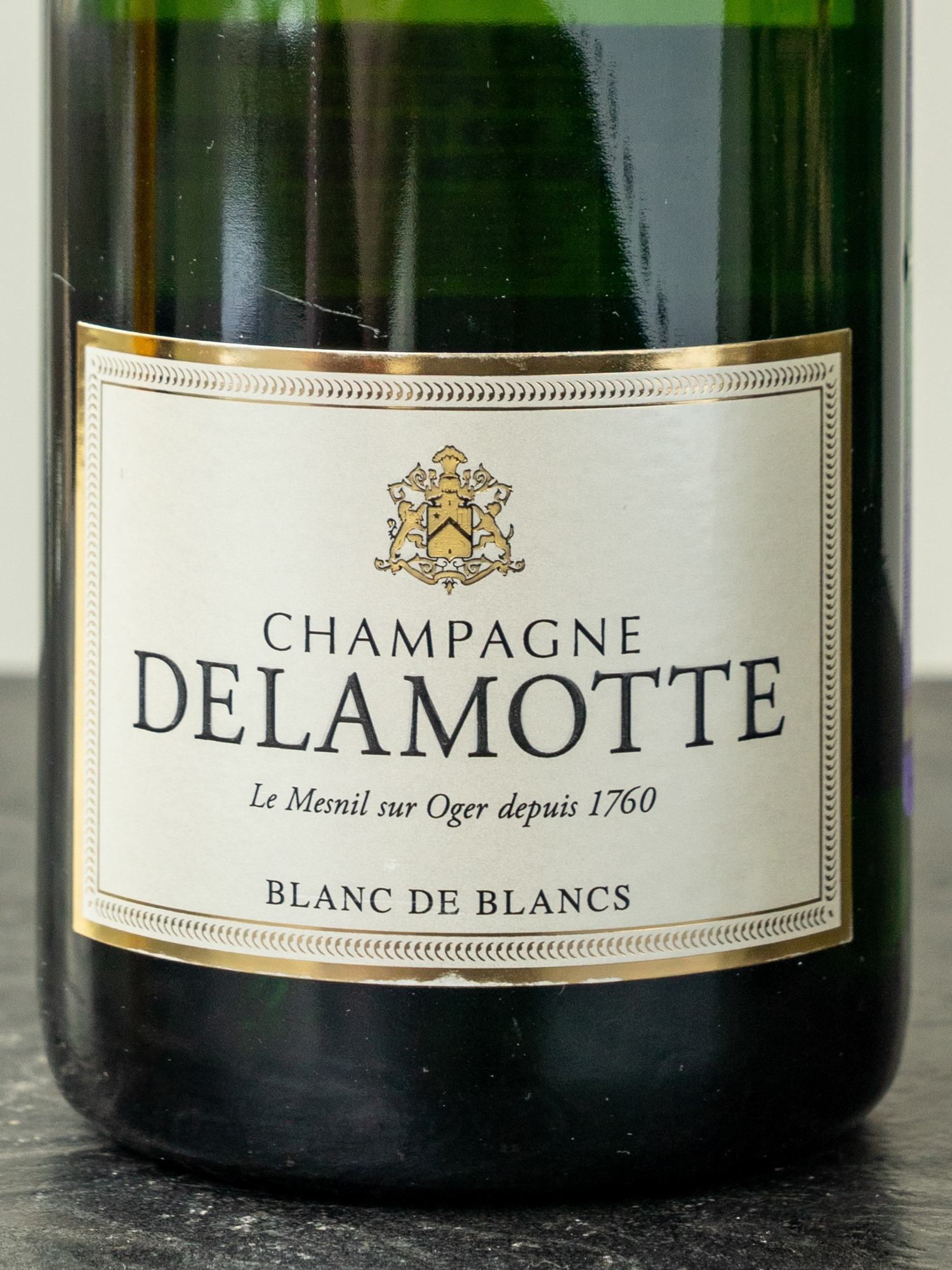 Шампанское Delamotte Brut Blanc de Blancs купить в винном ресторане Остерия - лучшая цена Шампанское Delamotte Brut Blanc de Blancs / Деламотт Шампань Блан де Блан