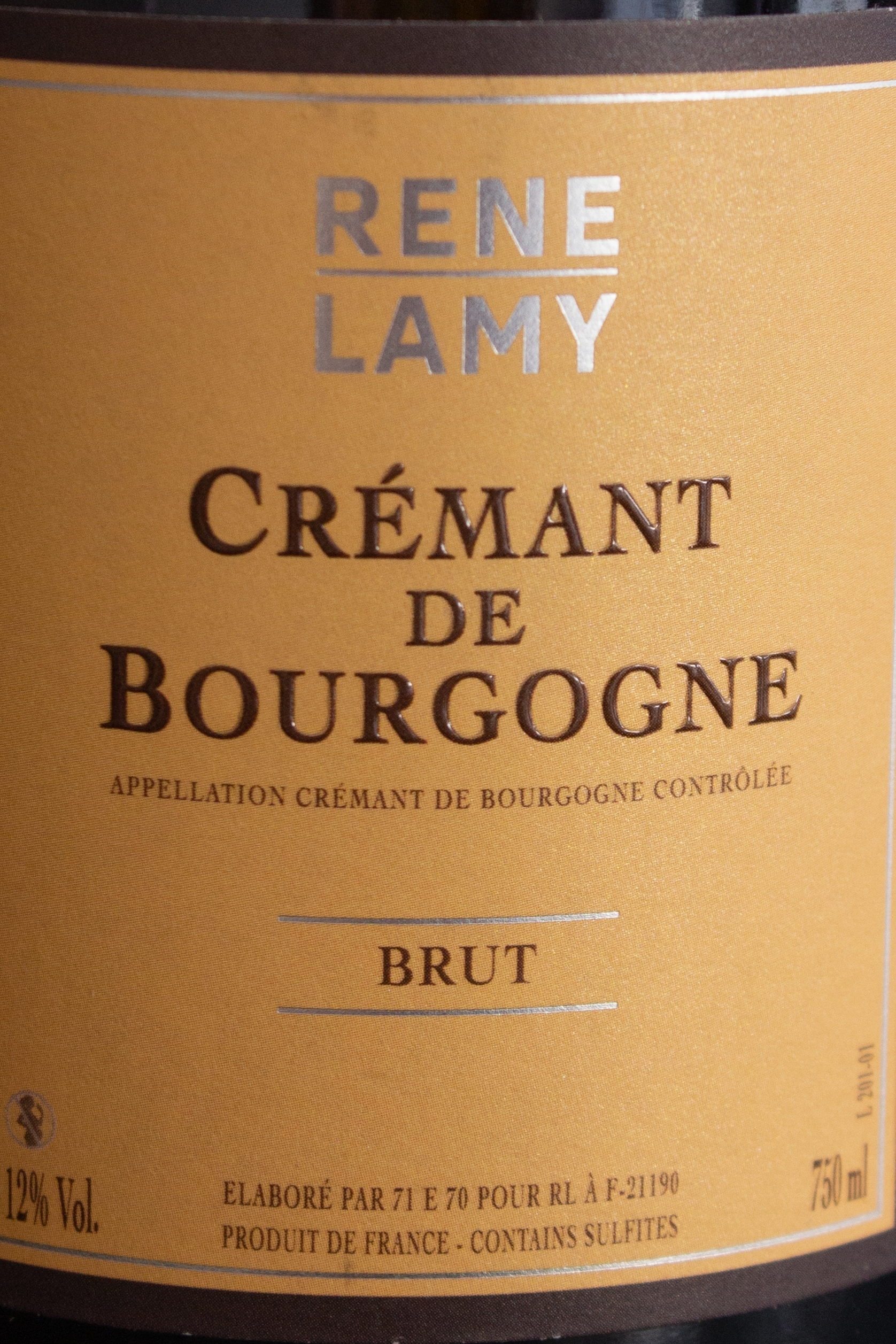 Игристое вино Rene Lamy Cremant de Bourgogne Brut купить в винном ресторане Остерия - лучшая цена Игристое вино Rene Lamy Cremant de Bourgogne Brut / Рене Лами Креман де Бургонь Брют