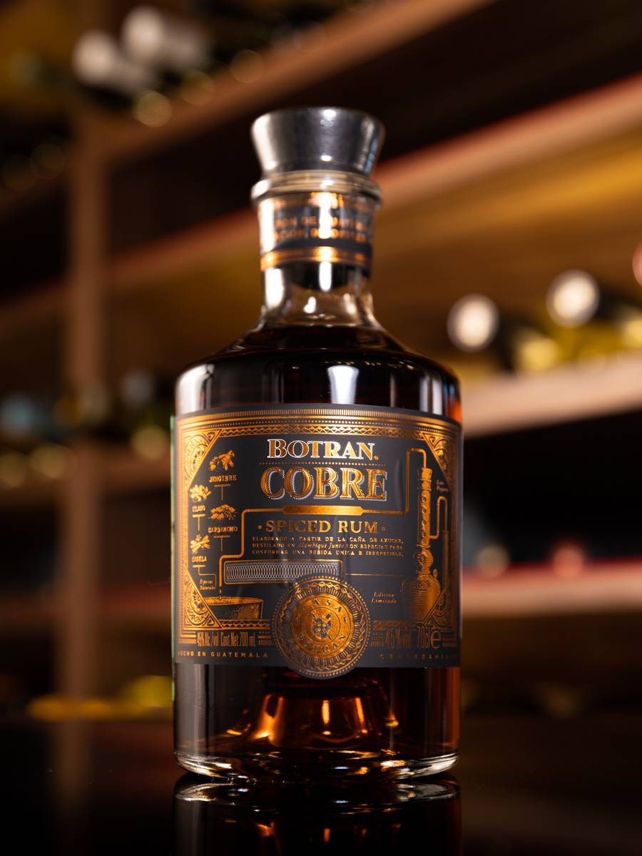 Ром Botran Cobre Spiced 20 years old купить в ресторане Остерия - цена Ром Botran Cobre Spiced 20 years old / Ботранr Кобре Спайсд 20 лет