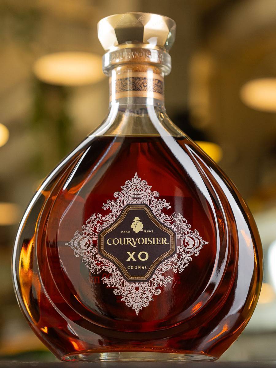 Бутылка Courvoisier XO