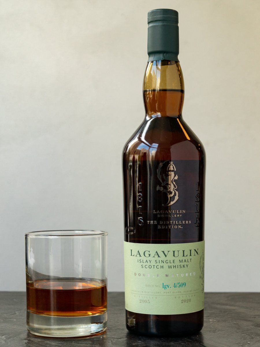 Виски Lagavulin Distillers Edition Double Matured купить в ресторане Остерия- лучшая цена Виски Lagavulin Distillers Edition Double Matured / Лагавулин Дистиллерс Эдишн Двойная выдержка