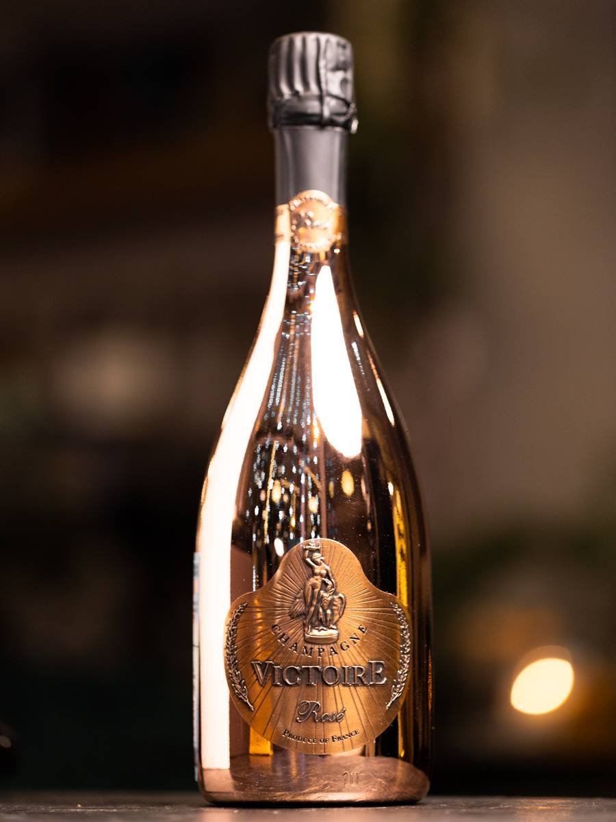 Шампанское Victoire Rose Brut купить в винном ресторане Остерия - лучшая цена Шампанское Victoire Rose Brut / Виктуар Розе Брют