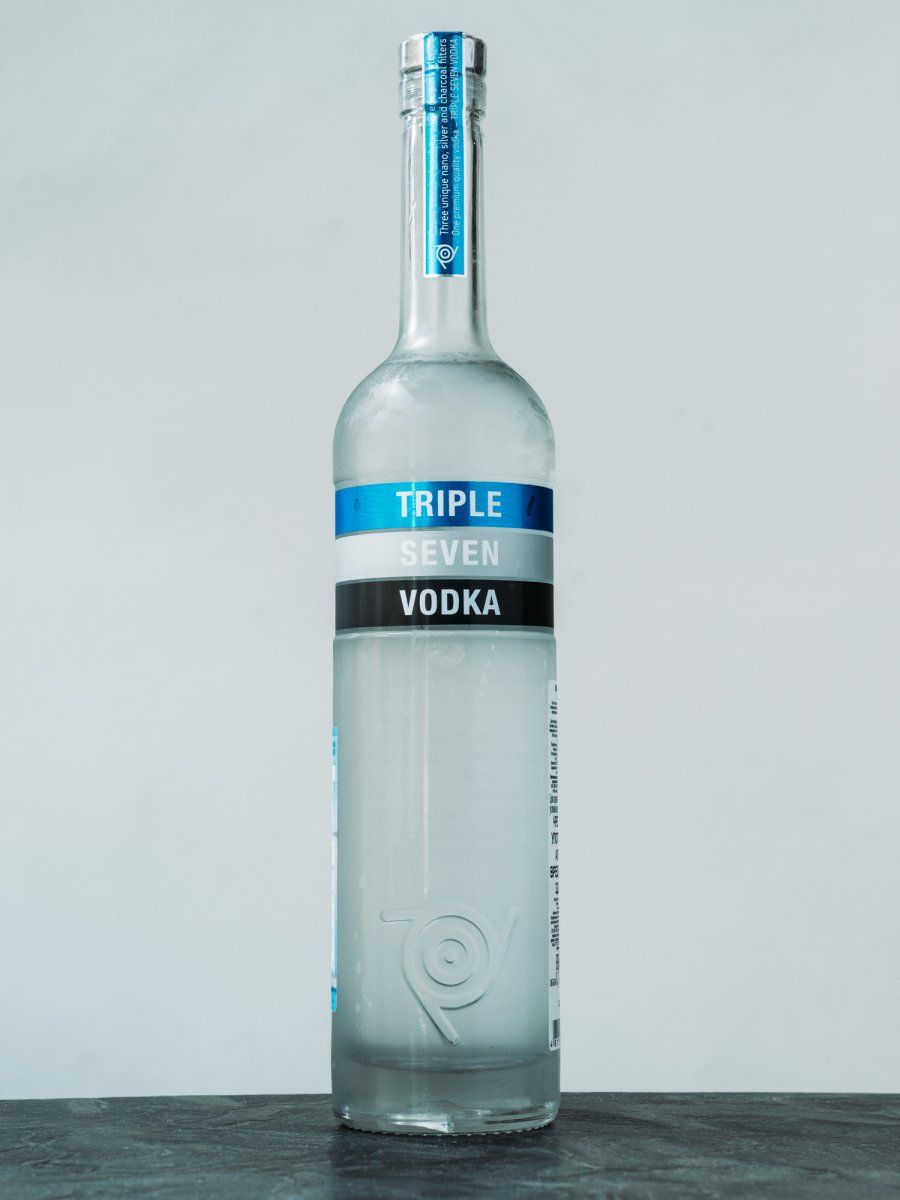 Купить водку Трипл Севен в ресторане Остерия Амичи цена Водка Triple Seven / Трипл Севен