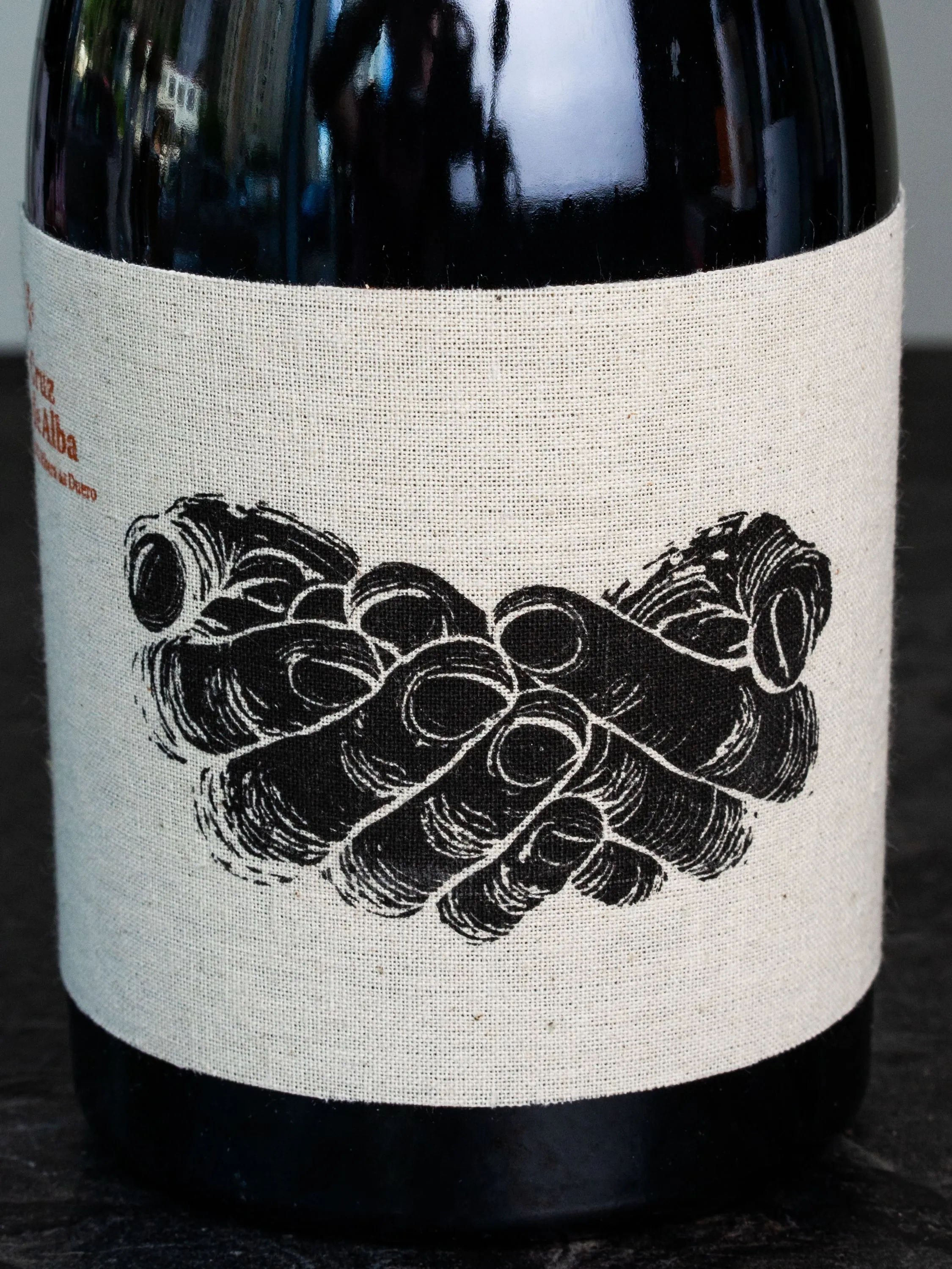 Купить вино Bodegas Cruz de Alba Finca Los Hoyales Ribera del Duero в винном ресторане Остерия цена Вино Bodegas Cruz de Alba Finca Los Hoyales Ribera del Duero / Финка Лос Ойалес