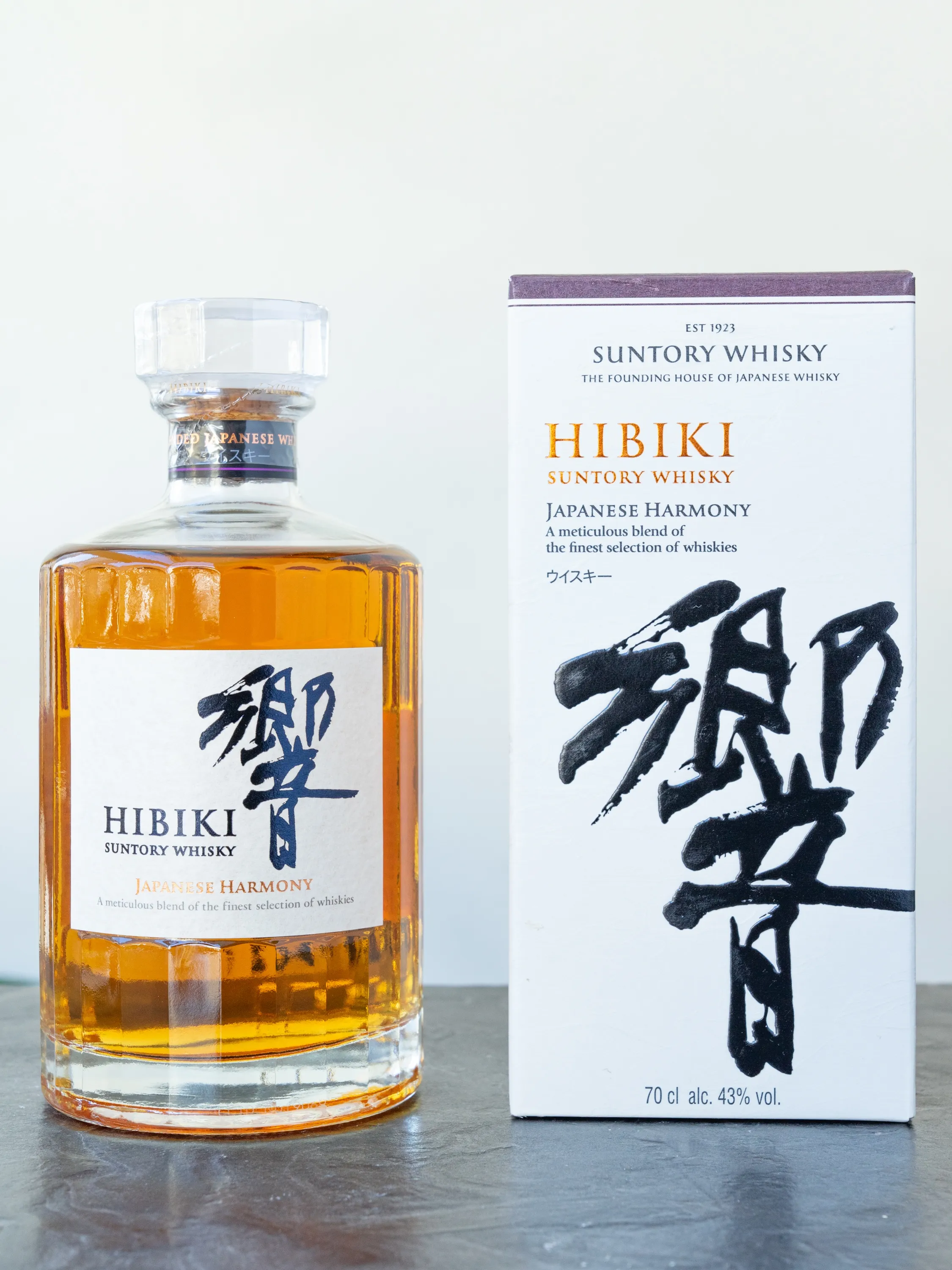Виски Hibiki Japanese Harmony купить в винном ресторане Остерия Амичи - лучшая цена Виски Hibiki Japanese Harmony / Хибики Джапаниз Хармони
