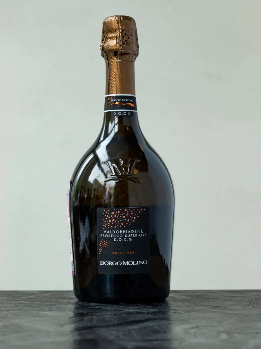 Купить игристое вино Borgo Molino Valdobbiadene Prosecco Superiore Extra Dry - лучшая цена и выбор в Остерия Амичи Игристое вино Borgo Molino Valdobbiadene Prosecco Superiore Extra Dry / Борго Молино Вальдоббьядене Просекко Супериоре Экстра Драй