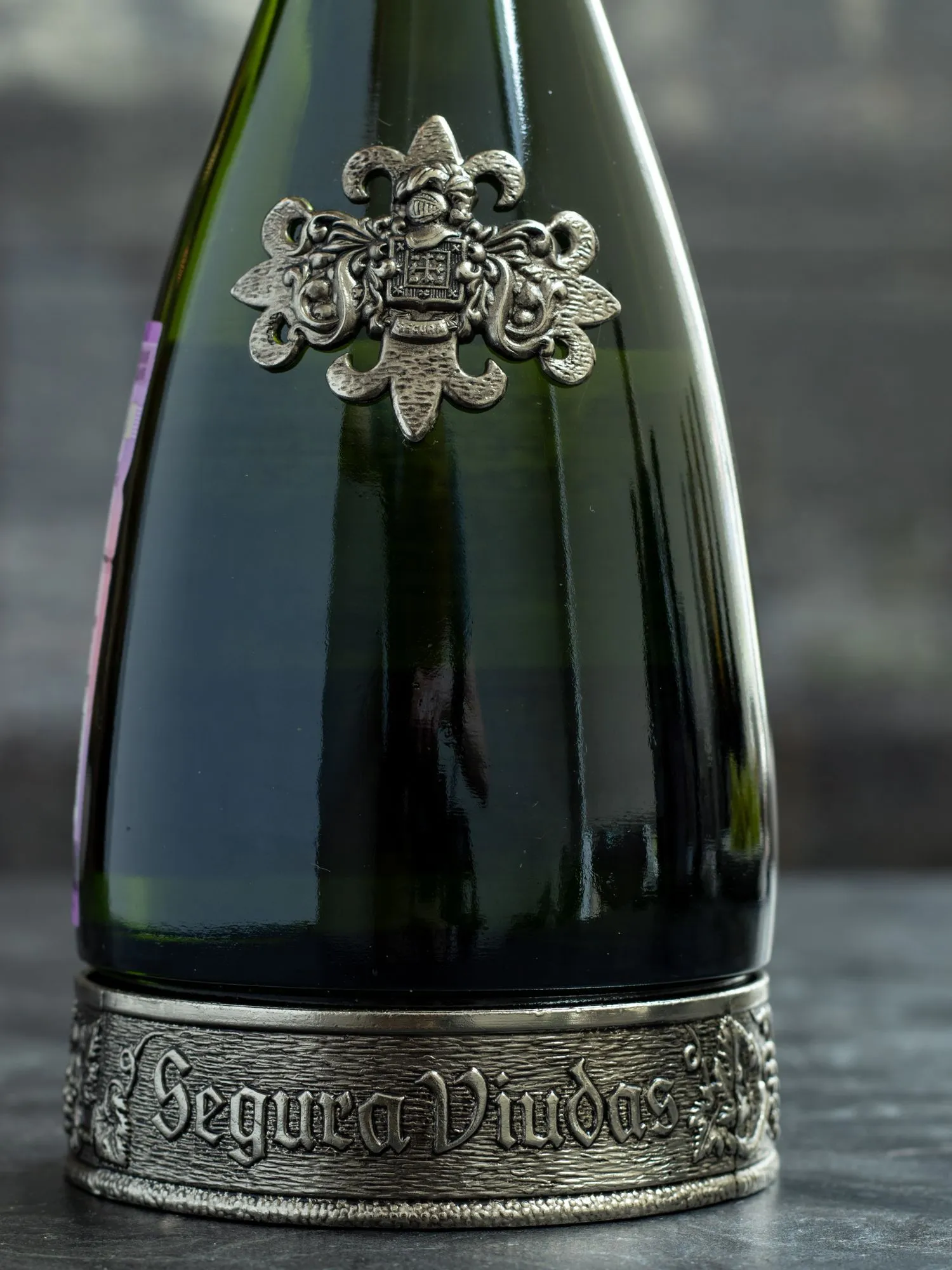 Купить игристое вино Segura Viudas Cava Brut Reserva Heredad 750 - лучшая цена и выбор в Остерия Амичи Игристое вино Segura Viudas Cava Brut Reserva Heredad 750 ml / Сегура Виудас Кава Брют Ресерва Эредад 750 мл