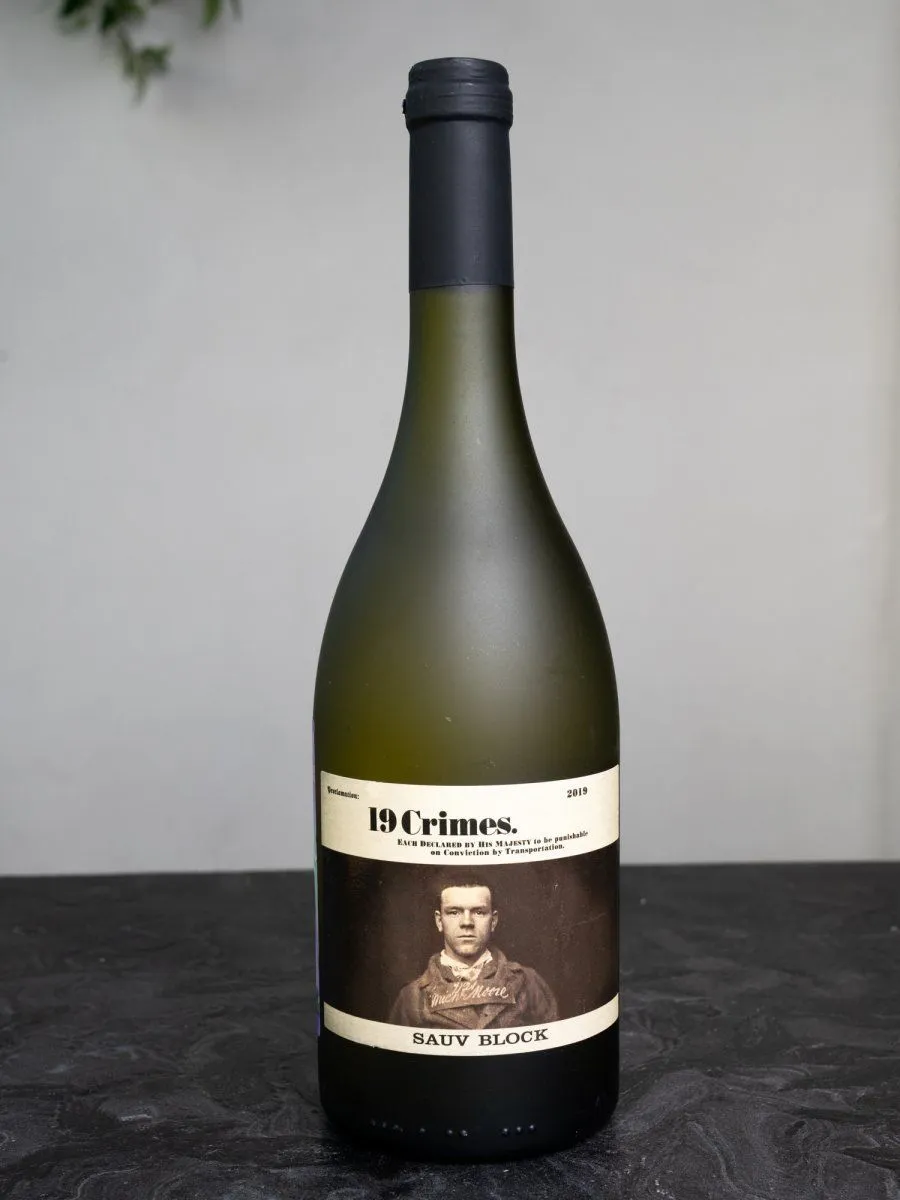 Вино 19 Crimes Sauvignon Block / 19 Краймс Совиньон Блок