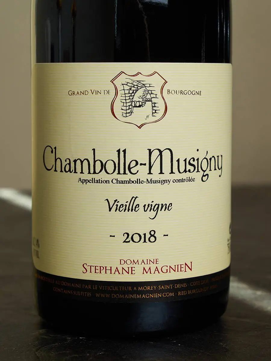 Вино Domaine Stephane Magnien Chambolle-Musigny Vieilles Vignes 2018 / Шамболь-Мюзиньи Домэн Стефан Маньен Вьей Винь