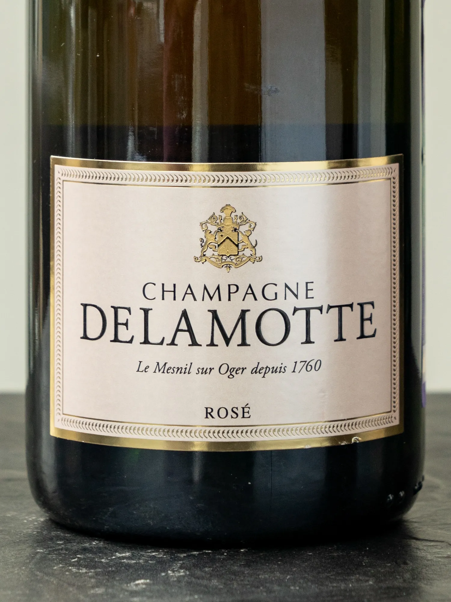 Шампанское Delamotte Rose Brut купить в винном ресторане Остерия - лучшая цена Шампанское Delamotte Rose Brut / Деламотт Шампань Розе