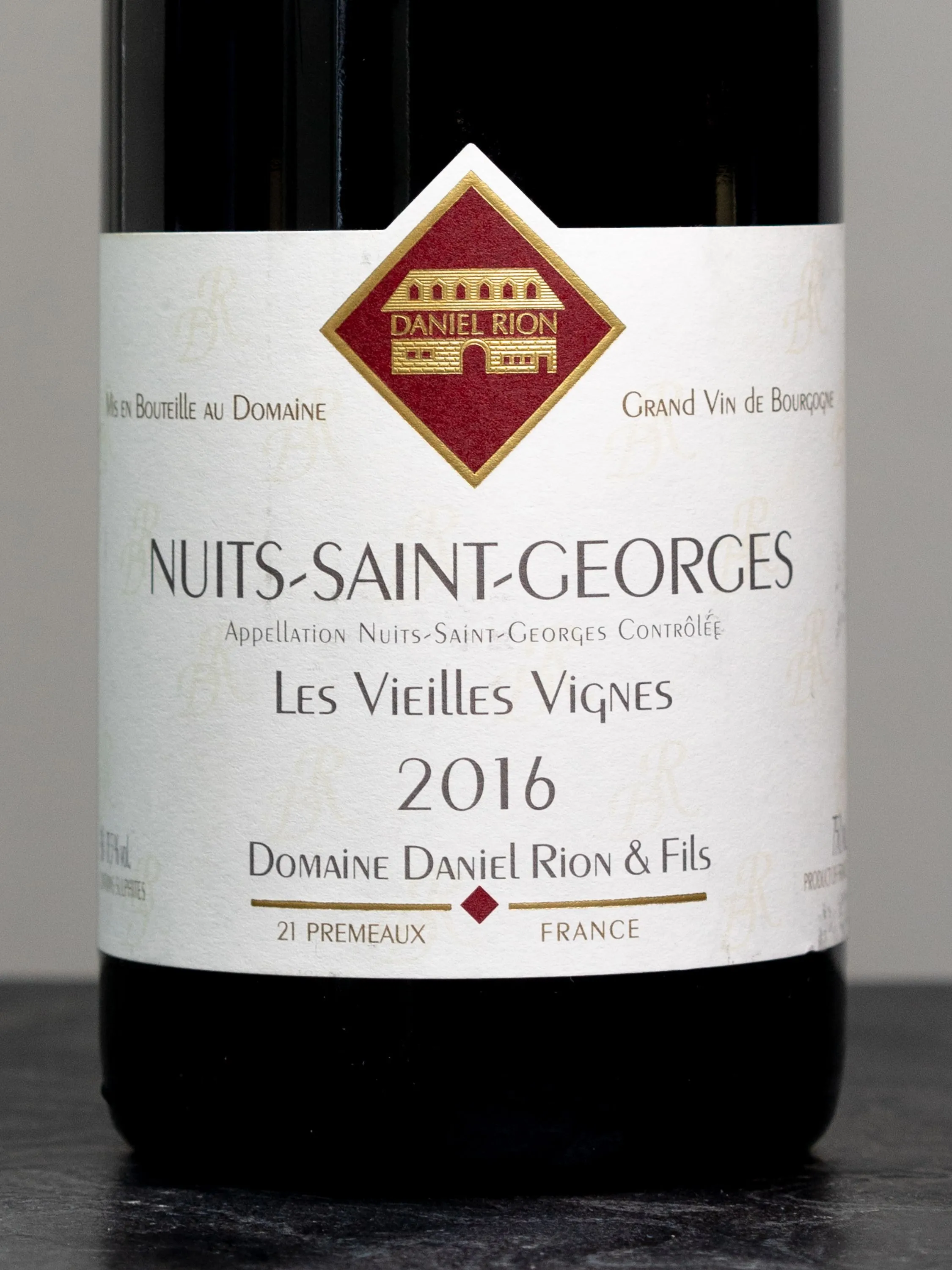Вино Domaine Daniel Rion & Fils Nuits-Saint-Georges Vieilles Vignes / Нюи Сен Жорж Вьей Винь Даниэль Рион