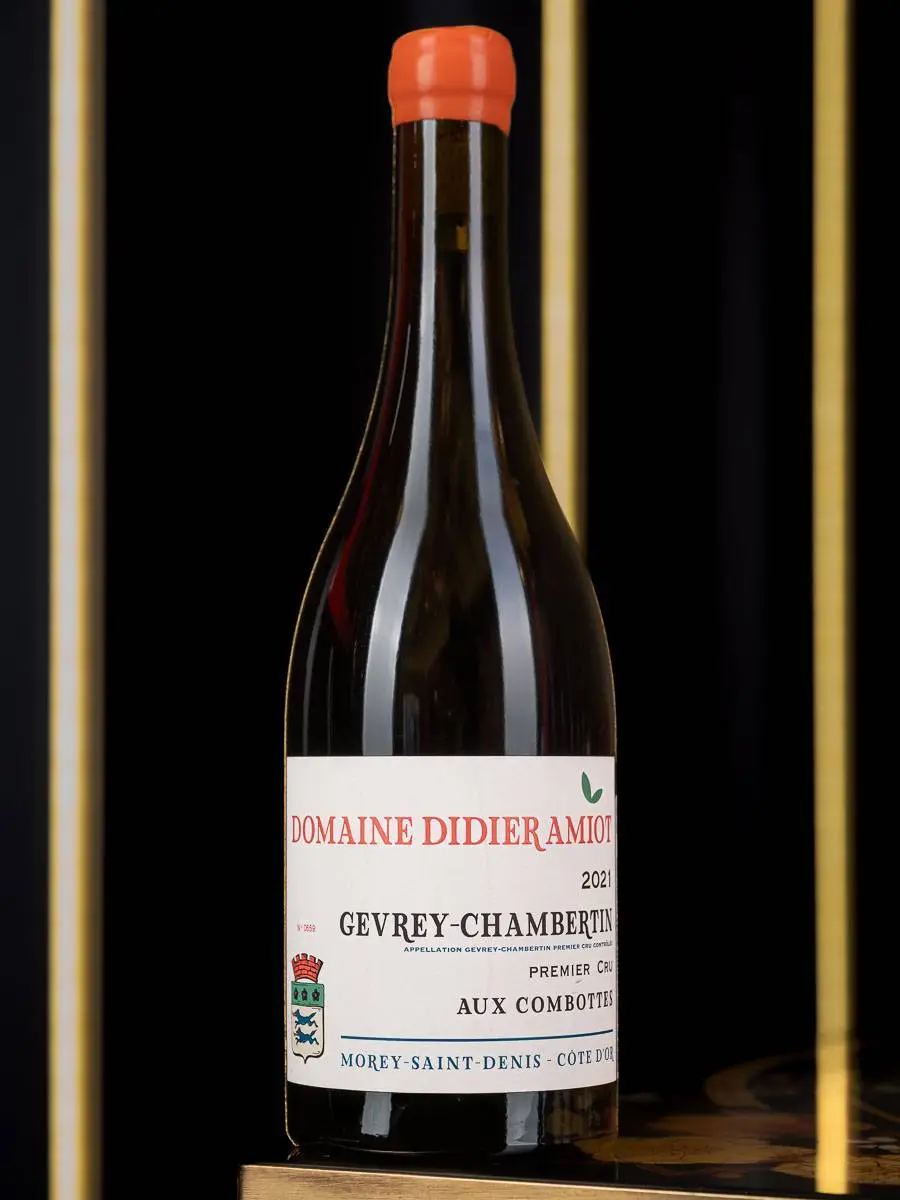 Вино Domaine Didier Amiot Gevrey-Chambertin Premier Cru Aux Combottes AOC 2021 / Жевре-Шамбертен Премье Крю О Комботт