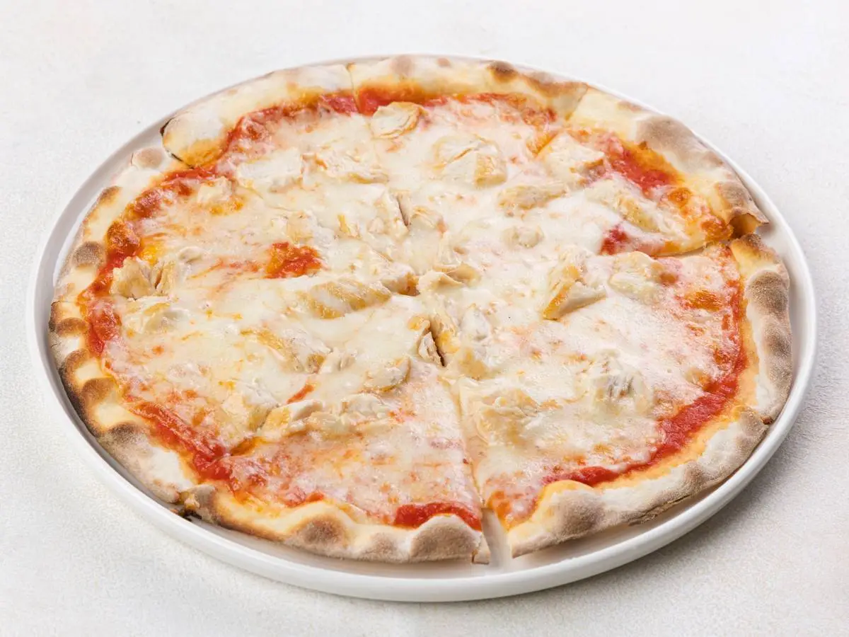 Детская пицца с курицей